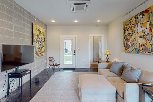 213 N Houston Ave, Bryan, TX 77803