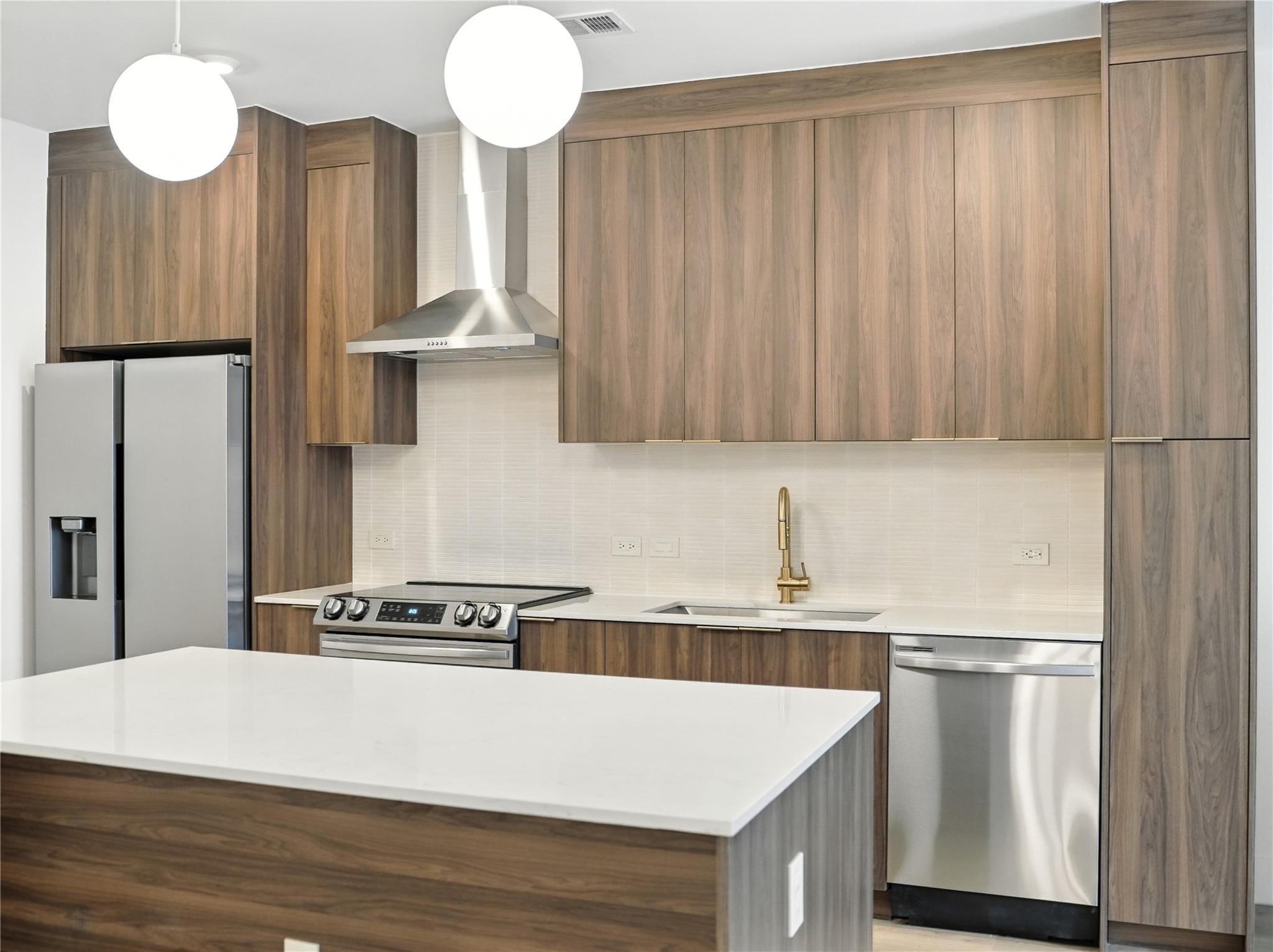 1701 Simond Ave # 302, Austin, TX 78723