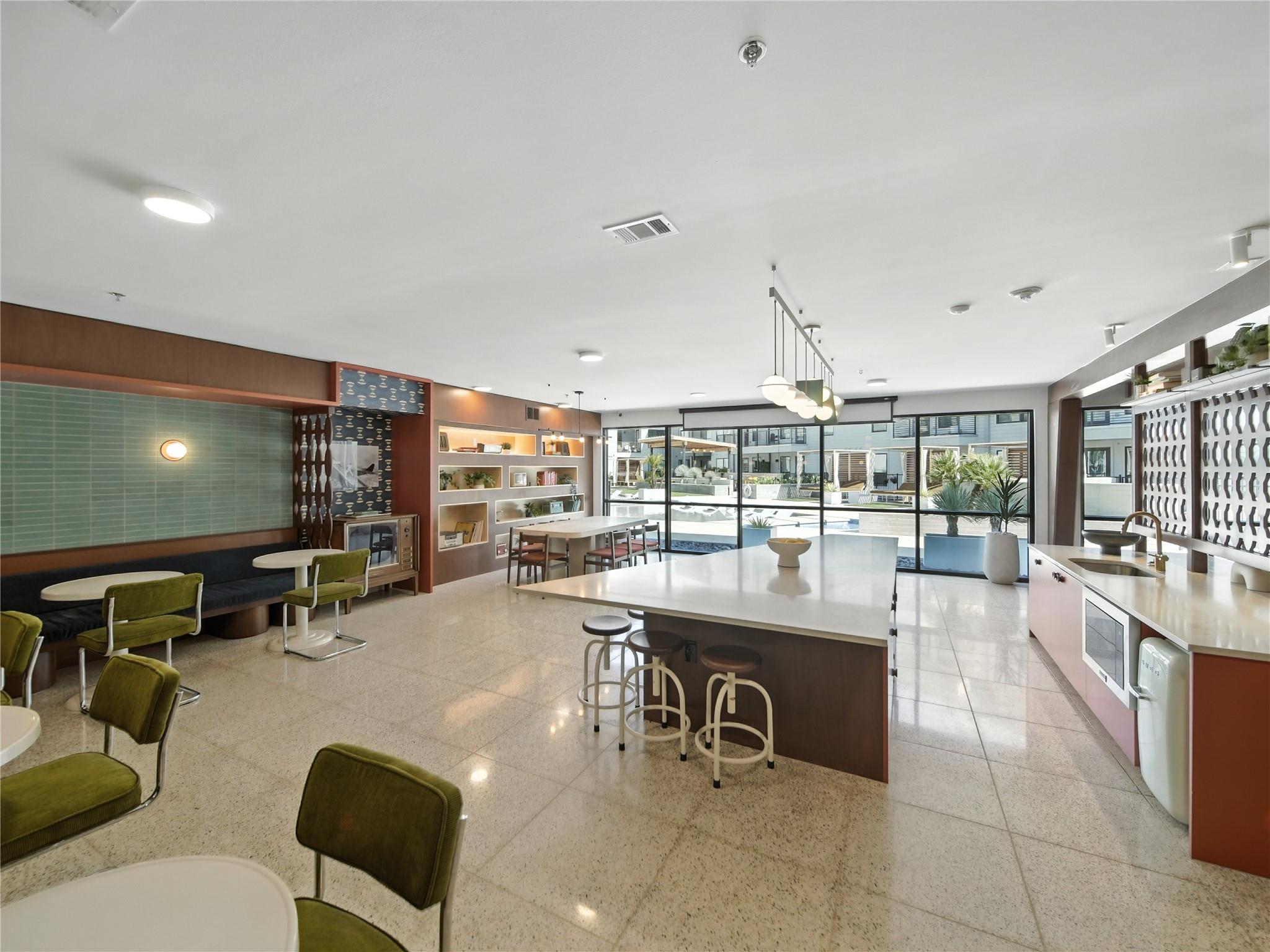 1701 Simond Ave # 302, Austin, TX 78723