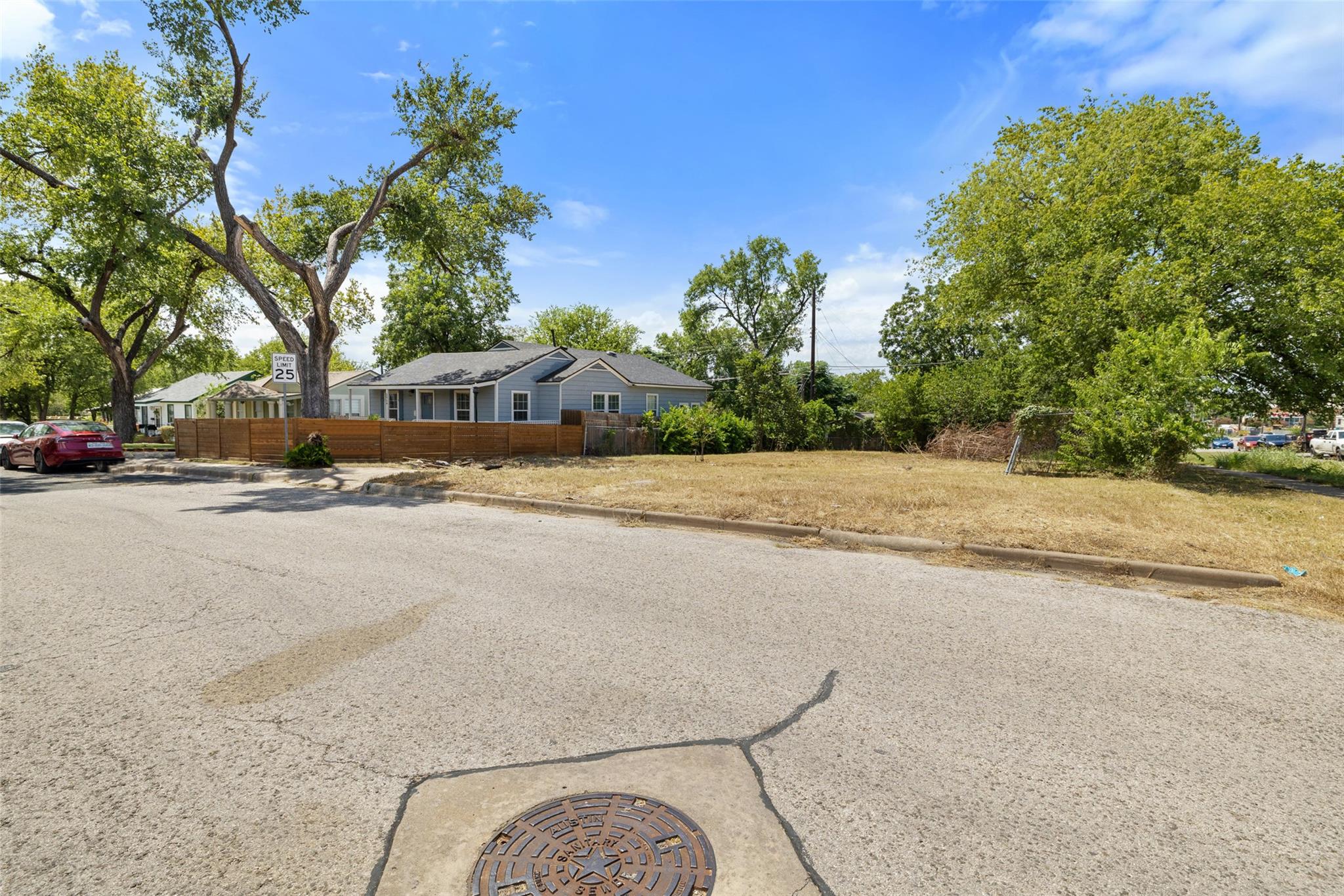 2956 Higgins St, Austin, TX 78722