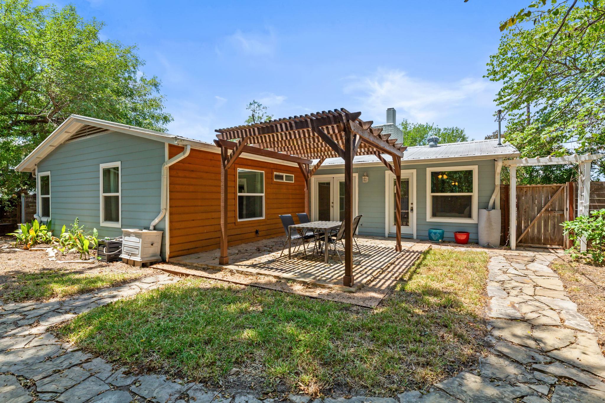 8405 Rockwood Ln, Austin, TX 78757