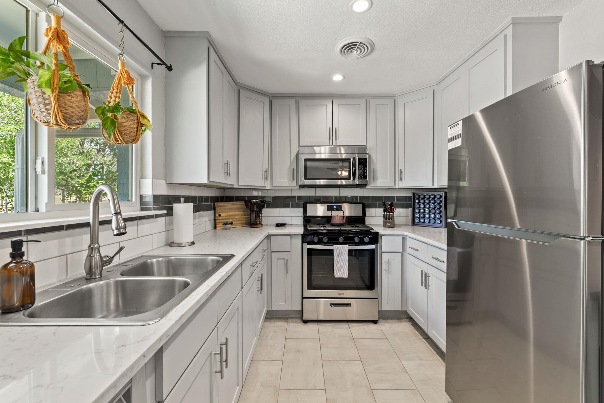 8405 Rockwood Ln, Austin, TX 78757