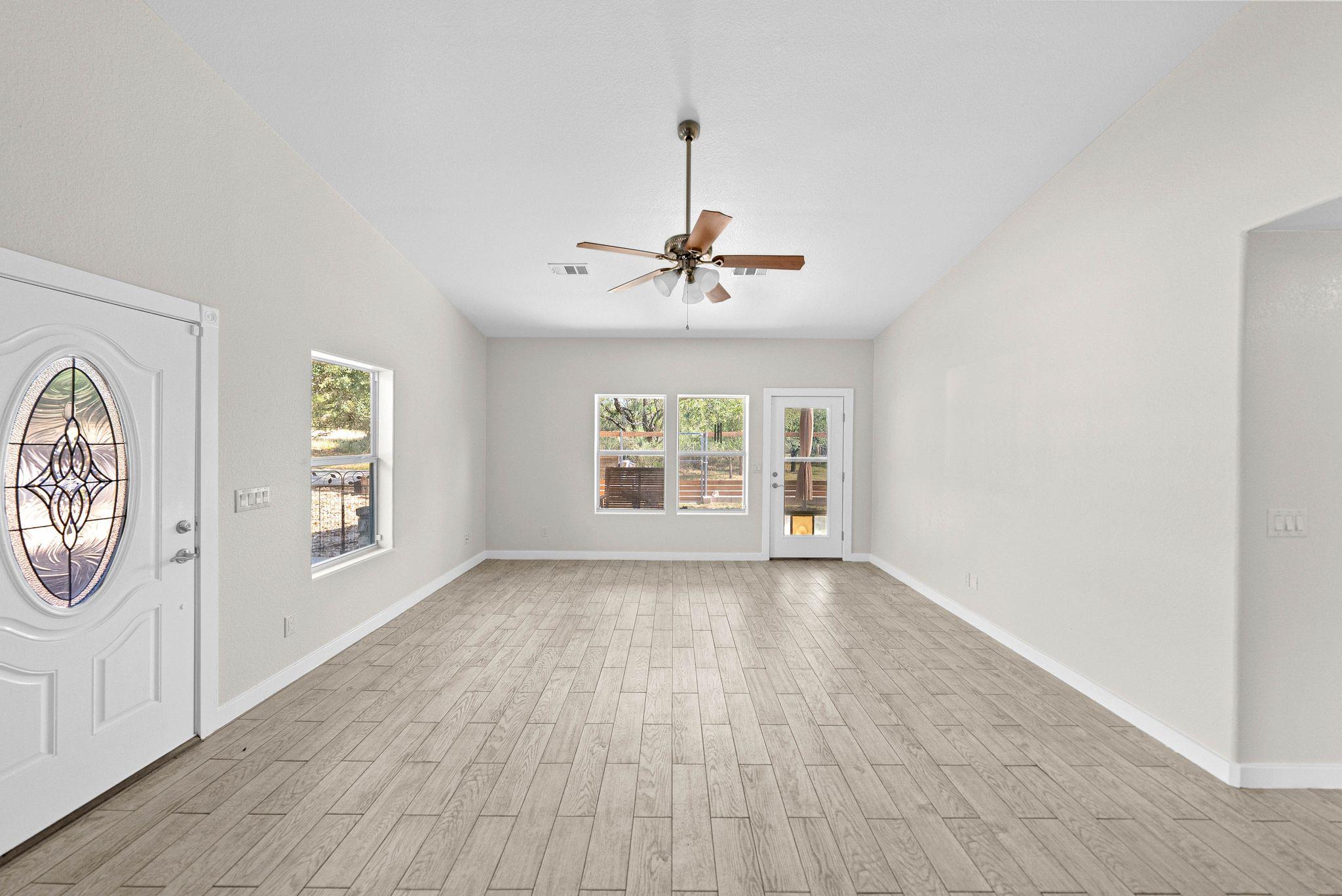 712 Link Dr, Kingsland, TX 78639