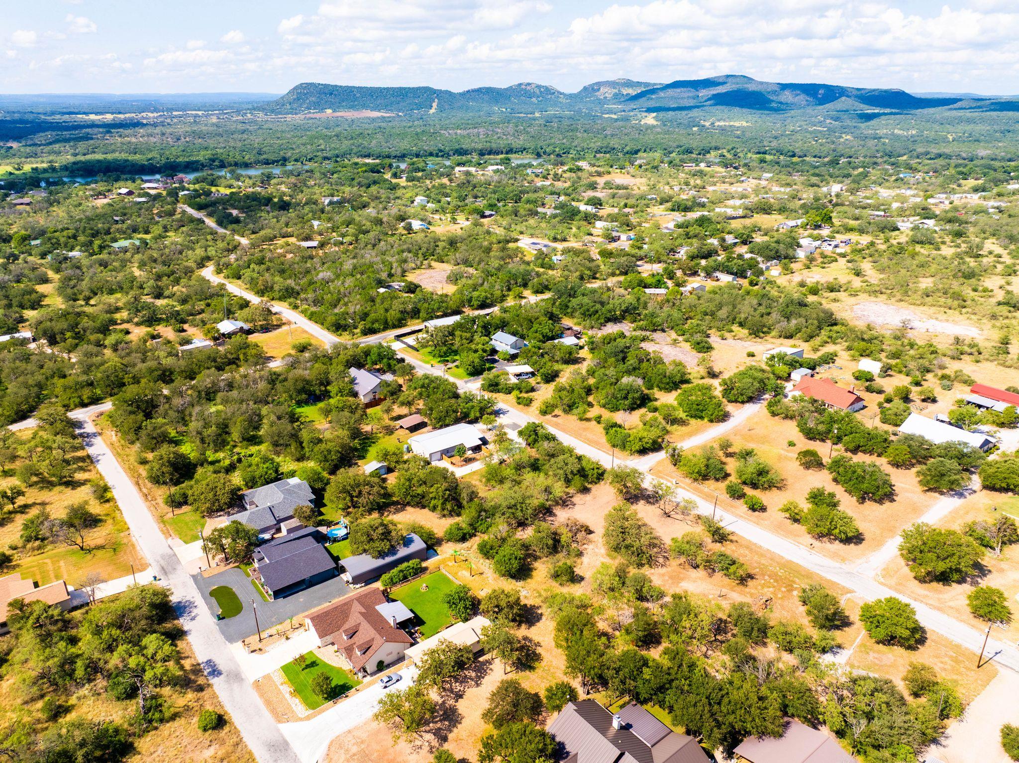 712 Link Dr, Kingsland, TX 78639