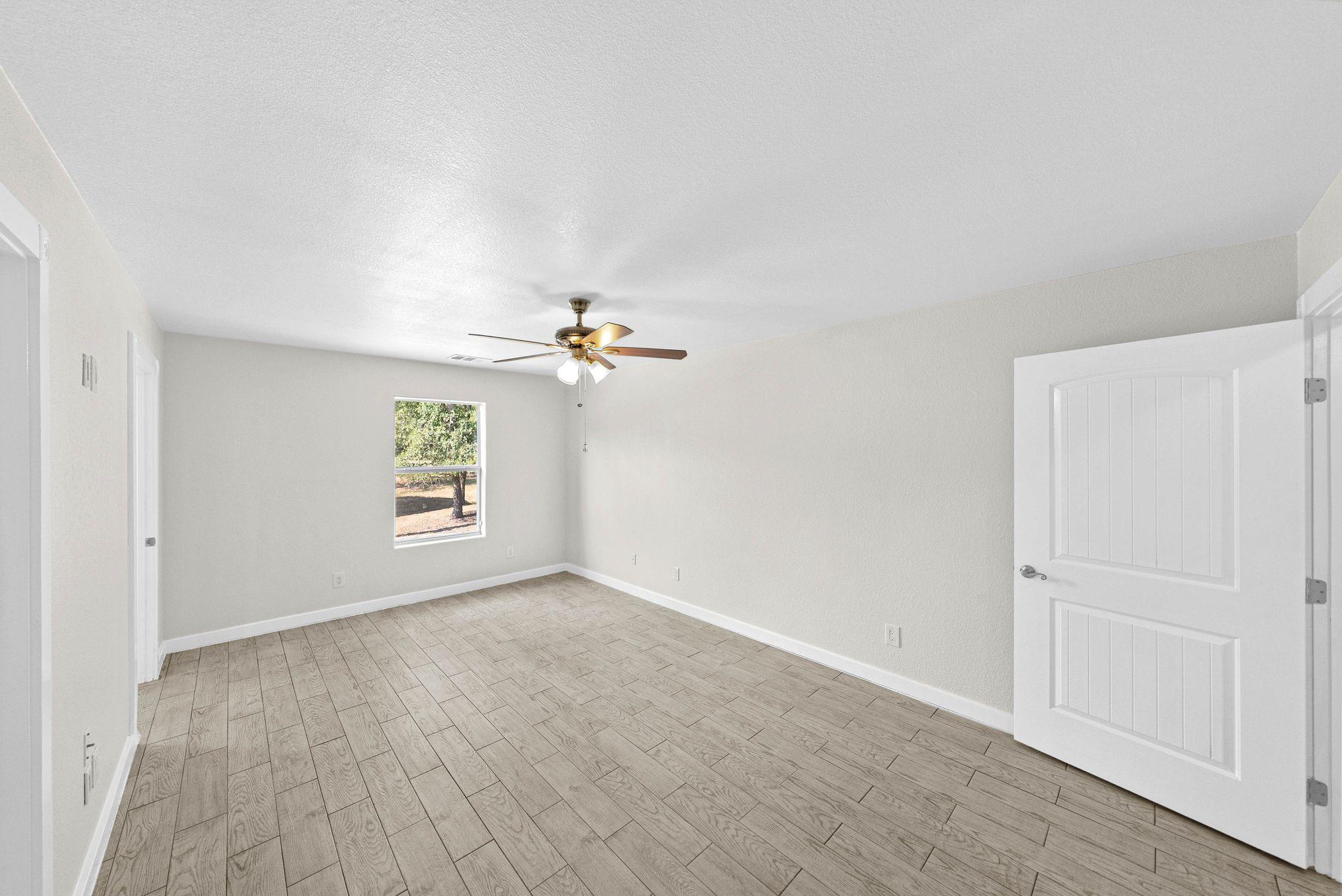 712 Link Dr, Kingsland, TX 78639