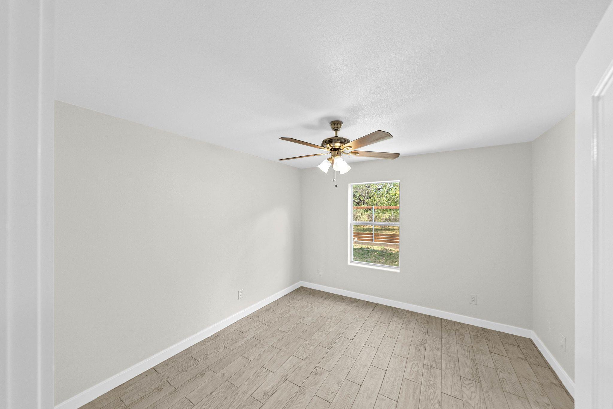 712 Link Dr, Kingsland, TX 78639