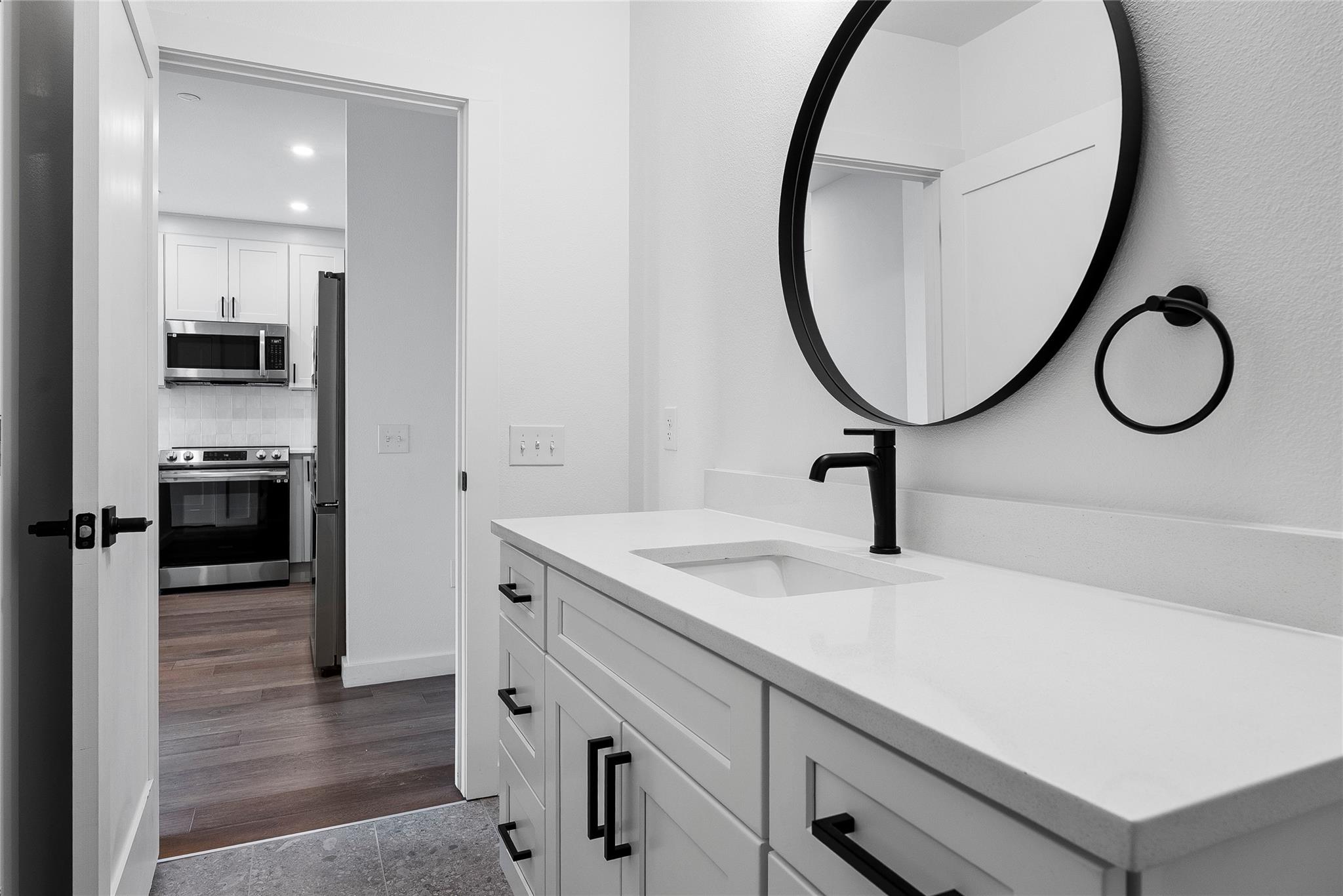 1800 E 4th St # 295, Austin, TX 78702