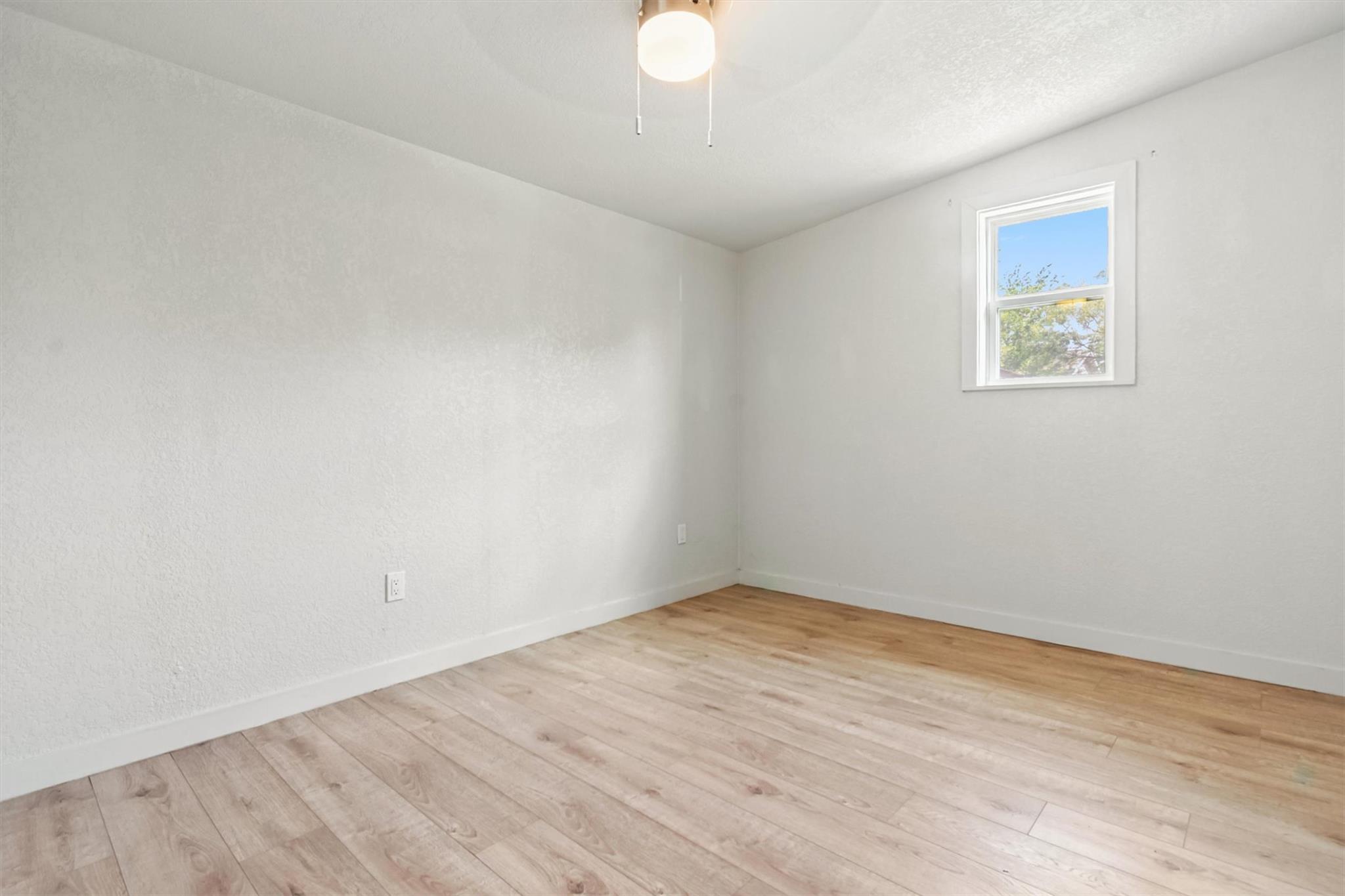 409 N Vandeveer St, Burnet, TX 78611