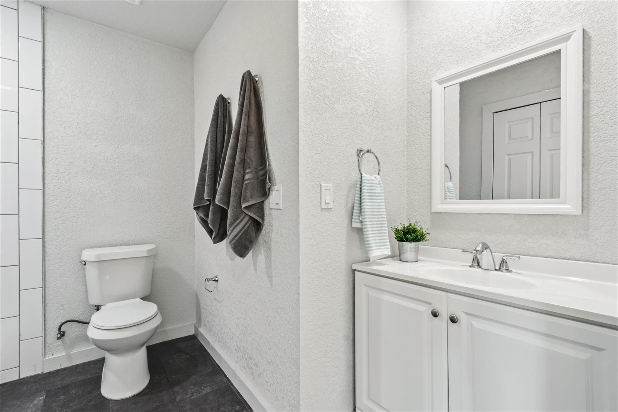 409 N Vandeveer St, Burnet, TX 78611