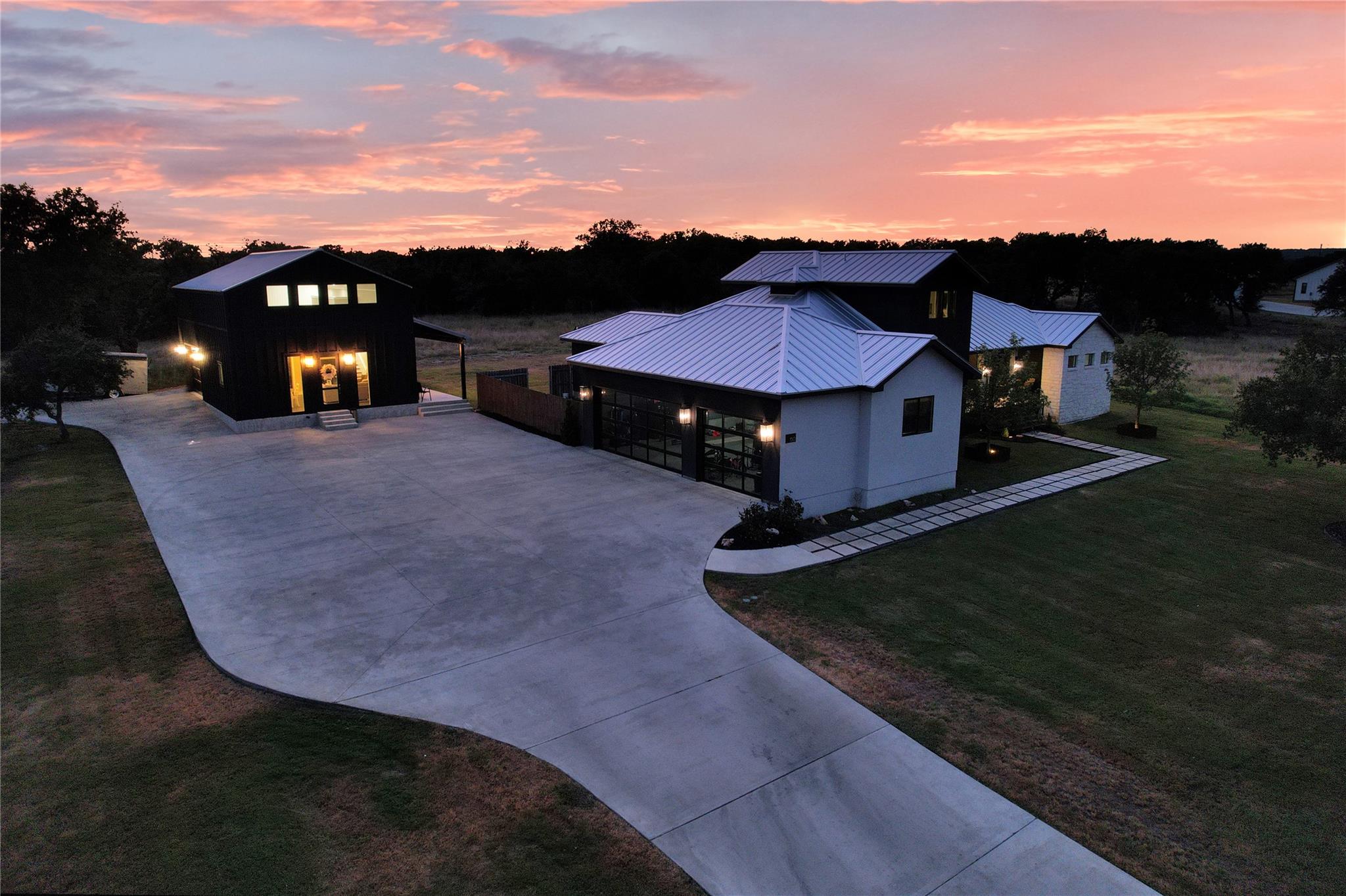 150 Wandering Oak Cir, Burnet, TX 78611