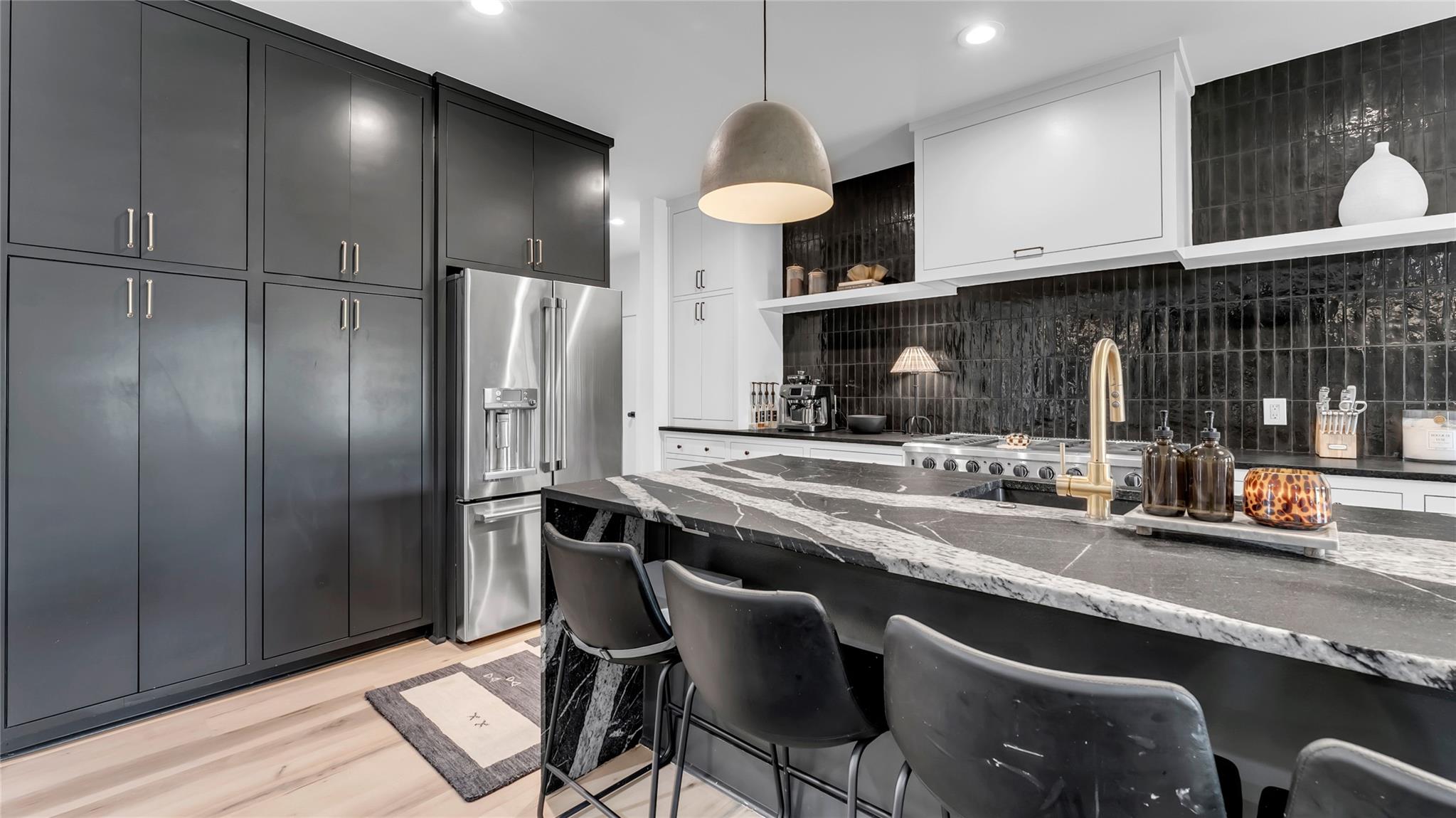 150 Wandering Oak Cir, Burnet, TX 78611