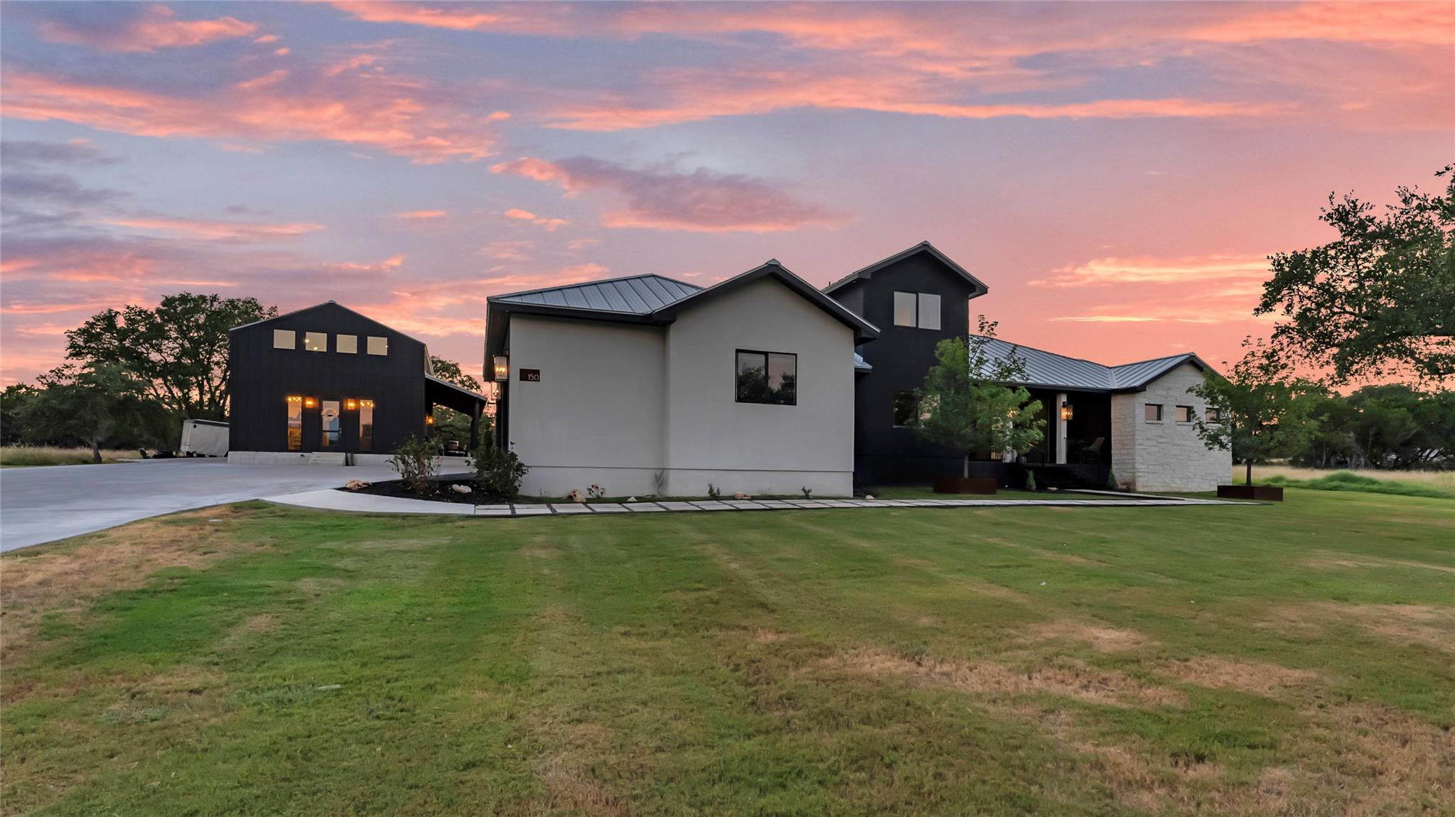 150 Wandering Oak Cir, Burnet, TX 78611