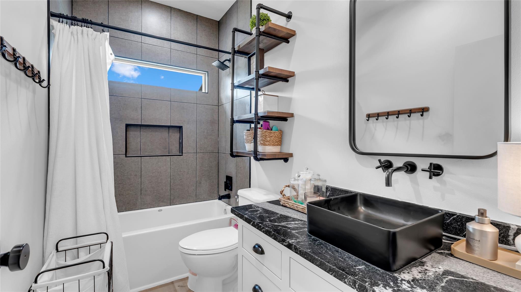 150 Wandering Oak Cir, Burnet, TX 78611