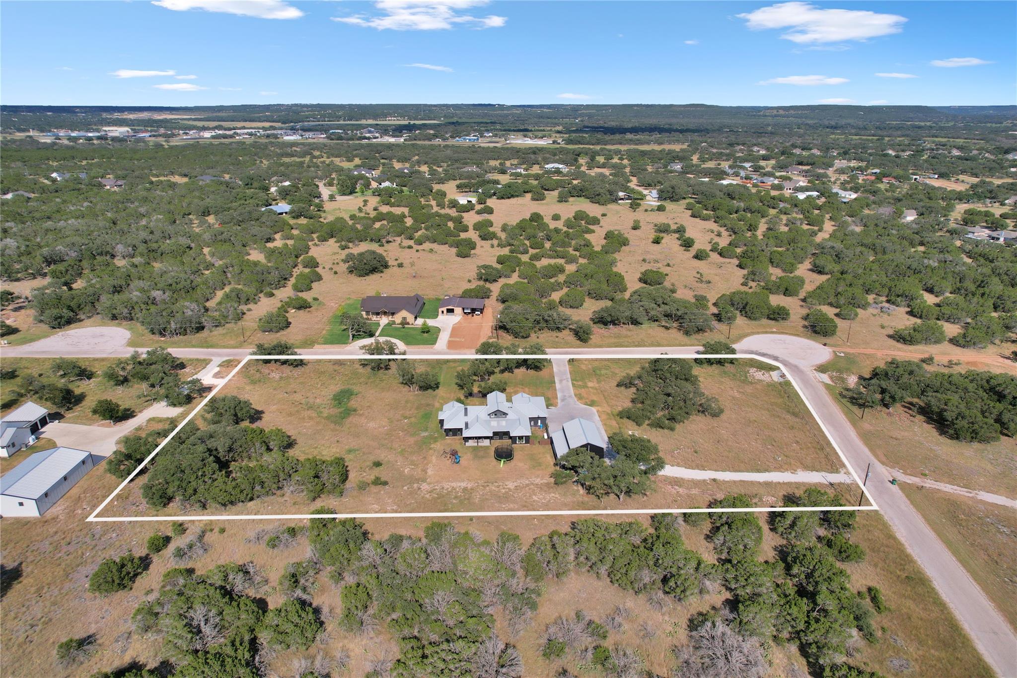 150 Wandering Oak Cir, Burnet, TX 78611