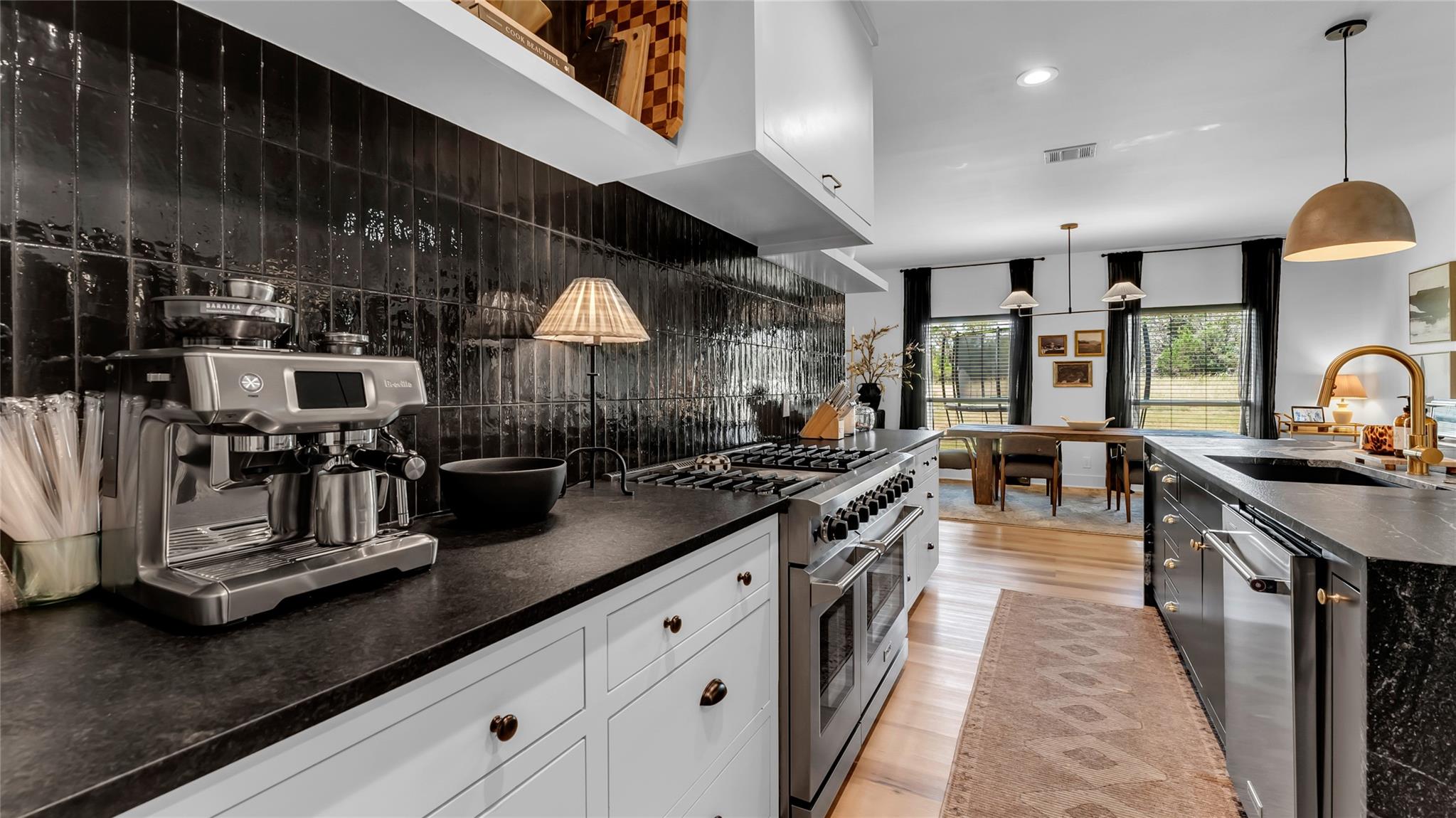 150 Wandering Oak Cir, Burnet, TX 78611