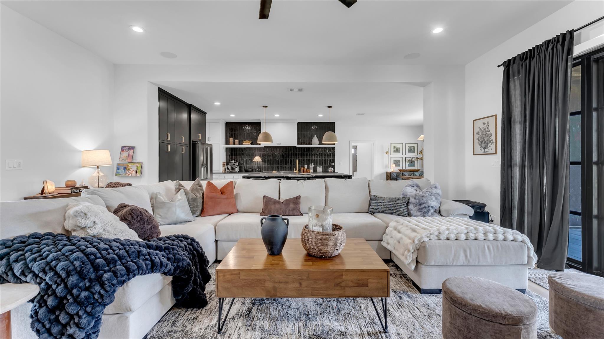 150 Wandering Oak Cir, Burnet, TX 78611