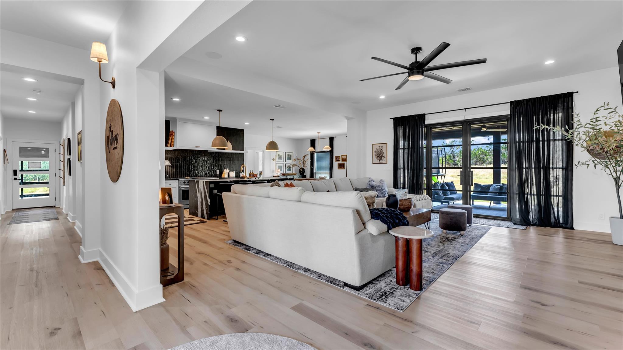 150 Wandering Oak Cir, Burnet, TX 78611