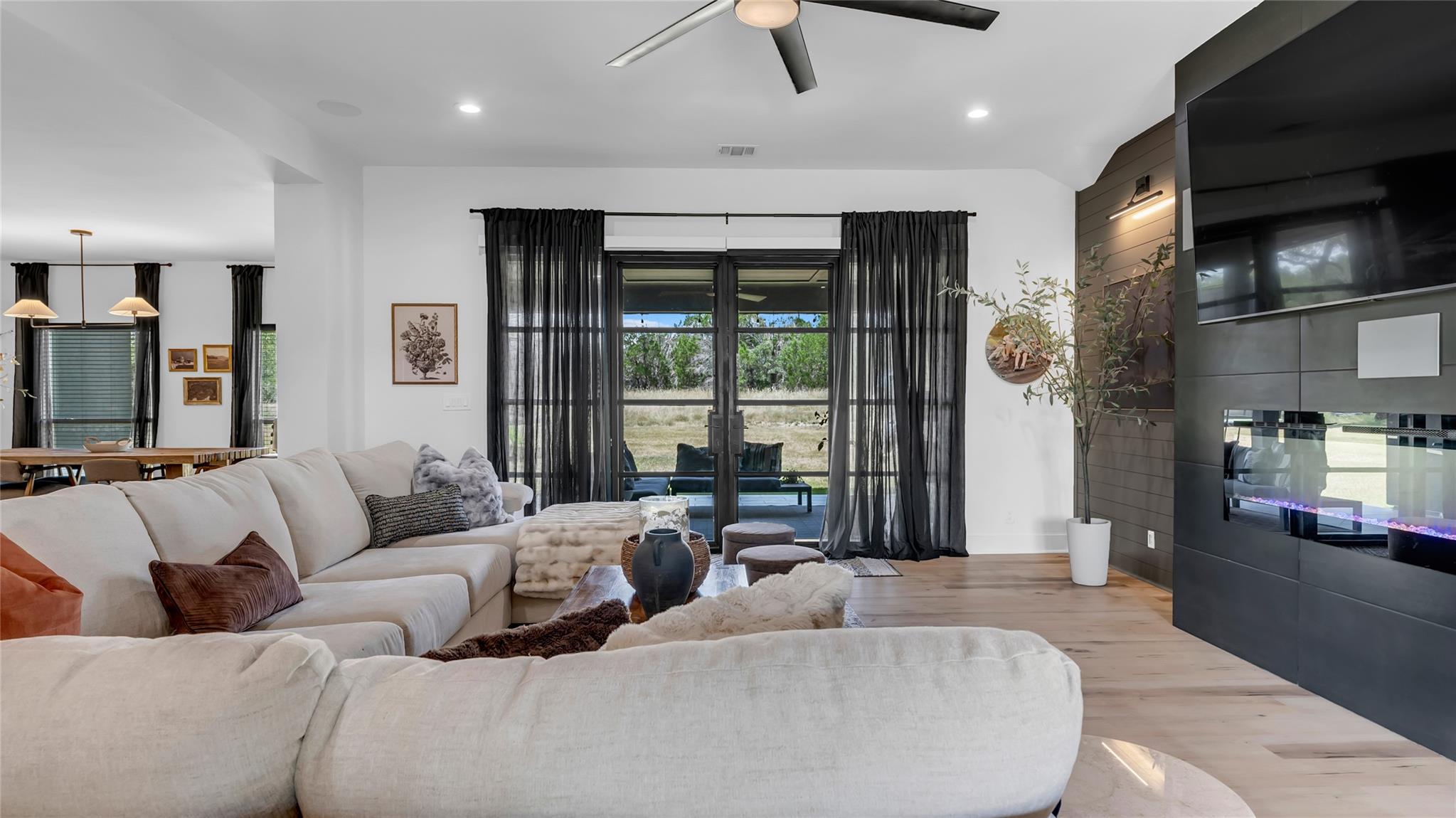 150 Wandering Oak Cir, Burnet, TX 78611