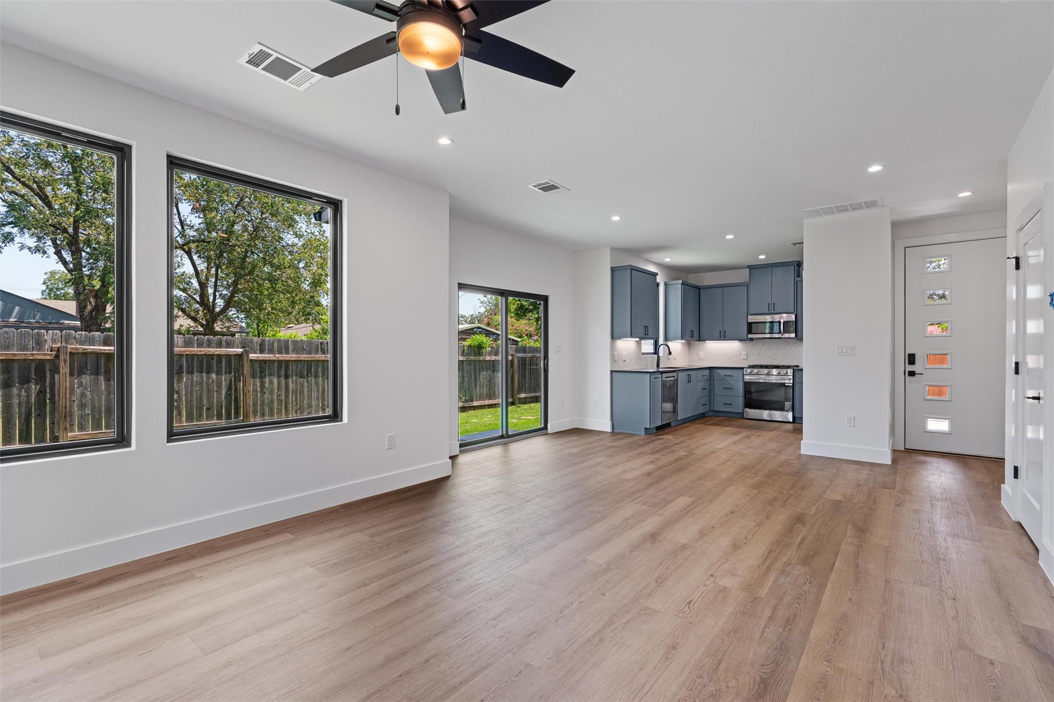 1402 Beckett St # 2, Austin, TX 78757