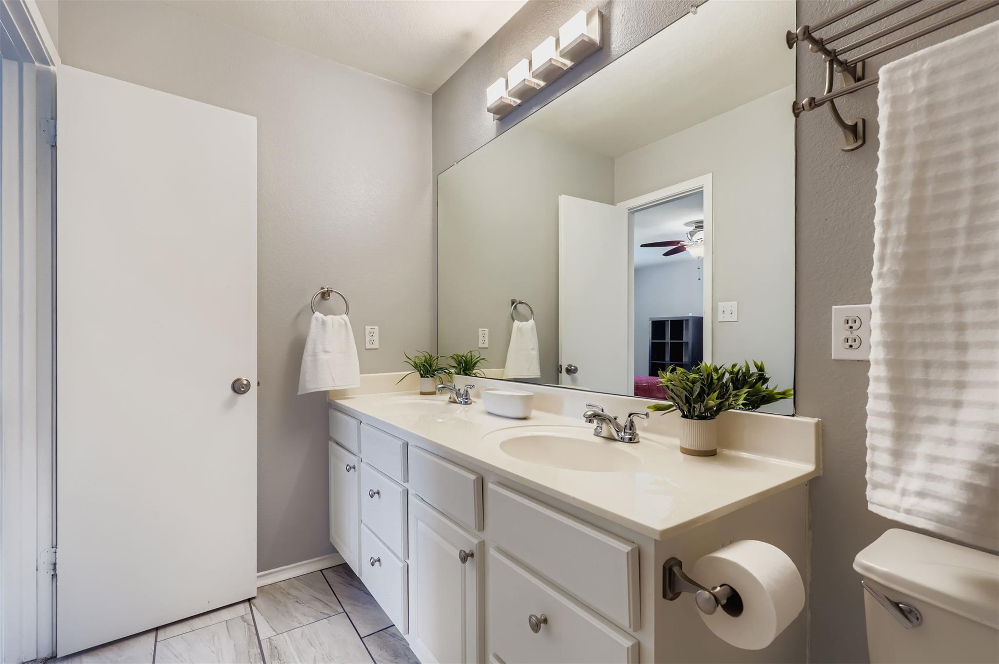 904 Justeford Dr, Pflugerville, TX 78660