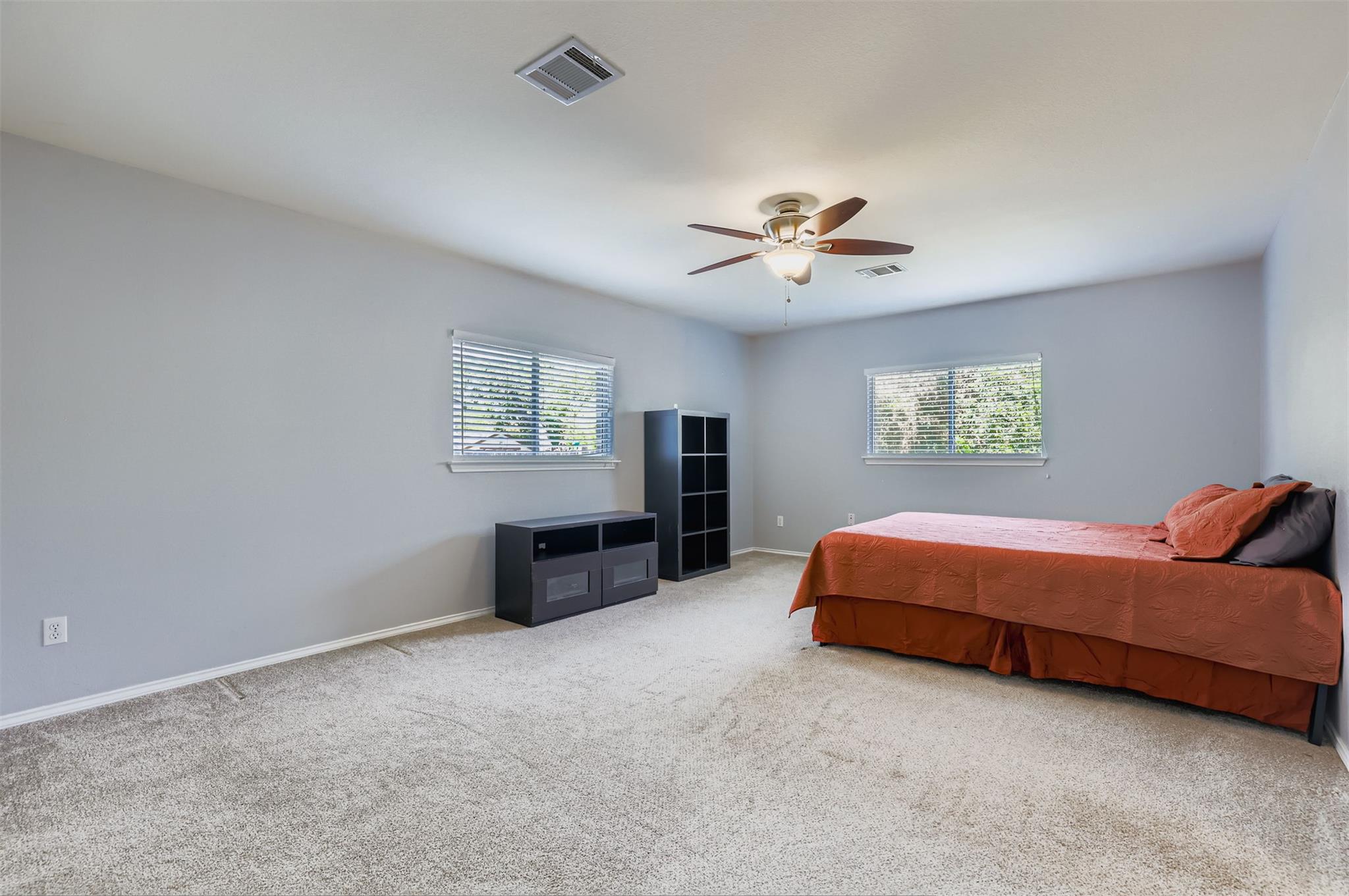 904 Justeford Dr, Pflugerville, TX 78660