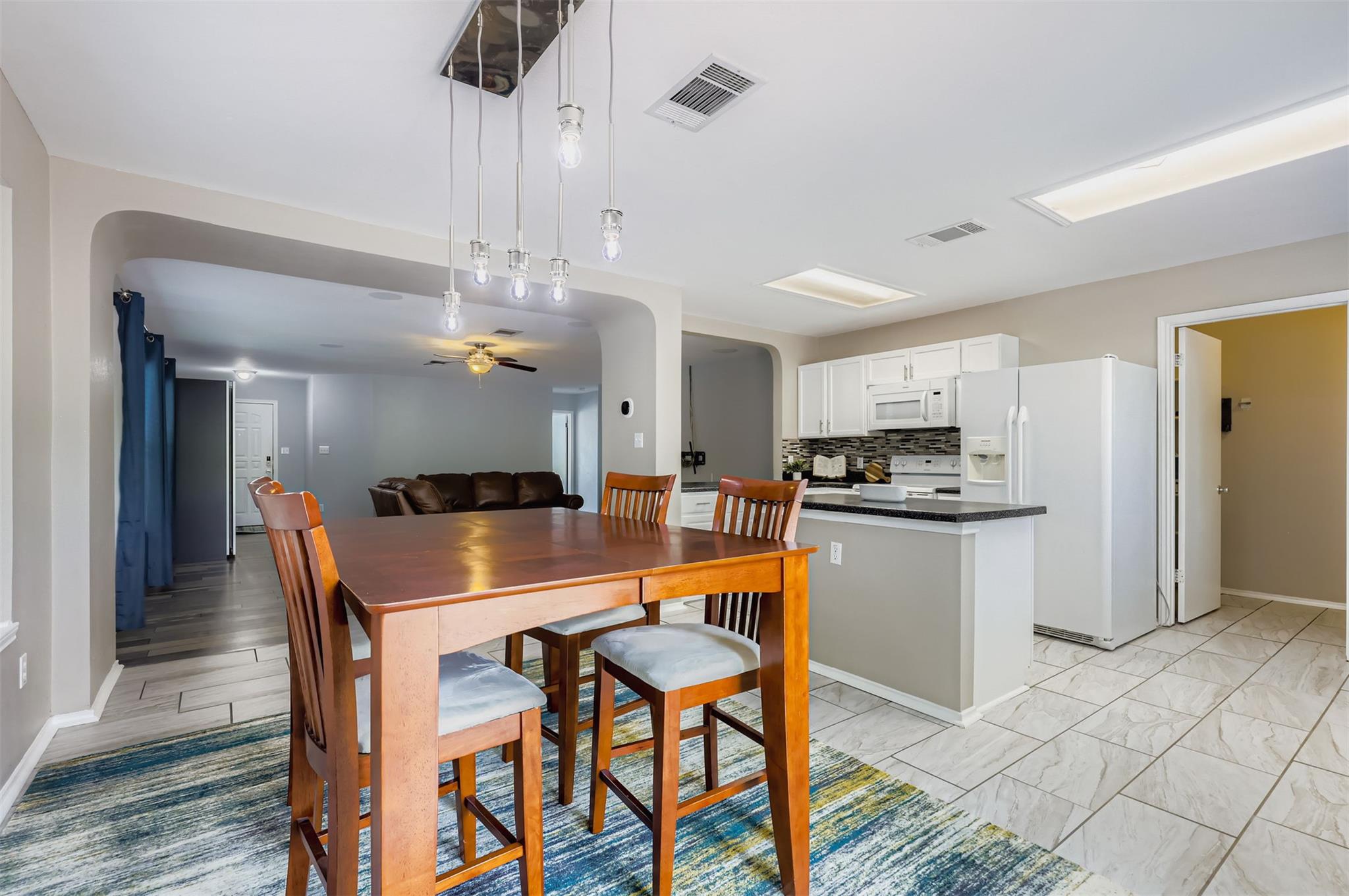 904 Justeford Dr, Pflugerville, TX 78660