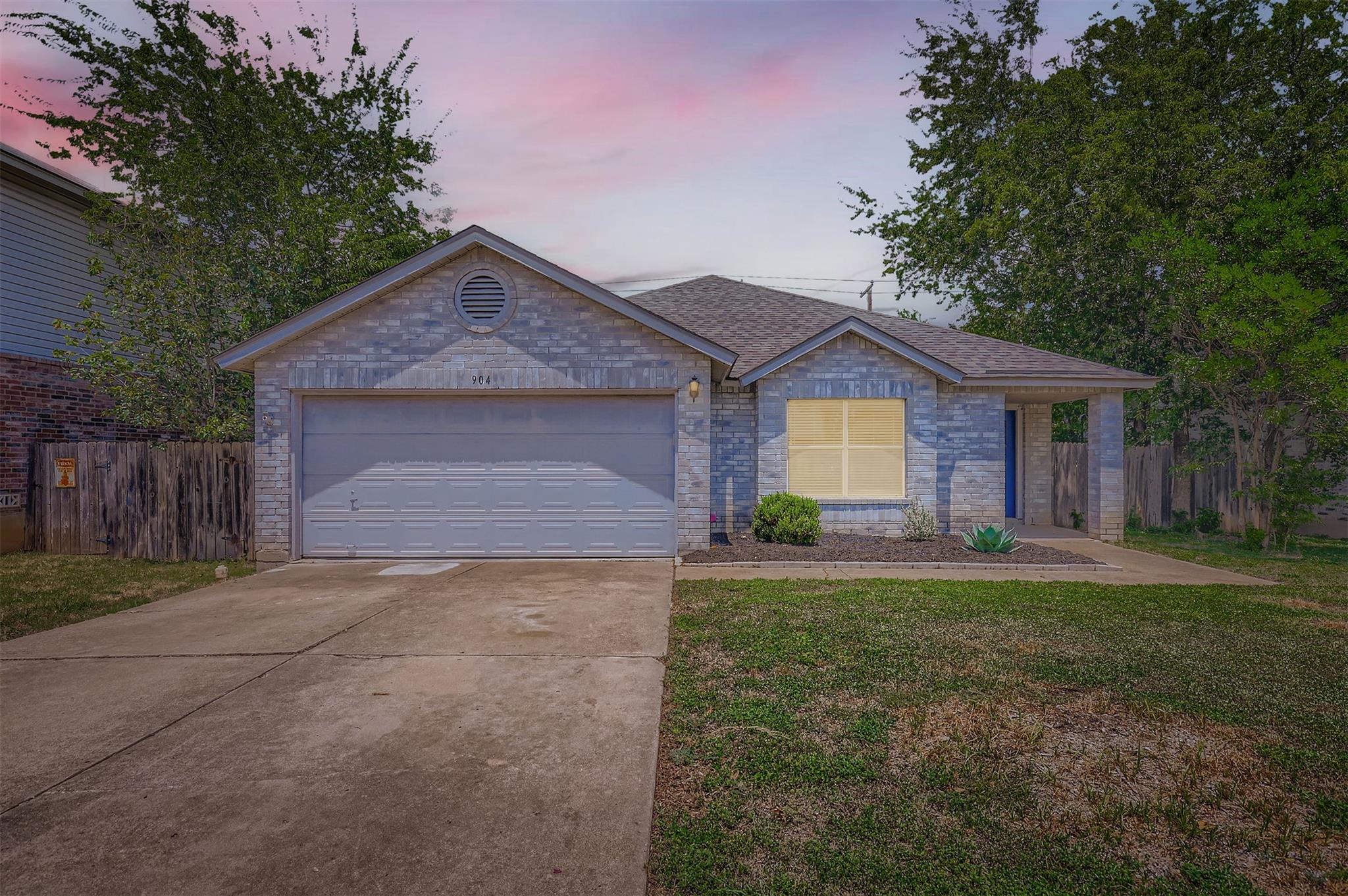 904 Justeford Dr, Pflugerville, TX 78660