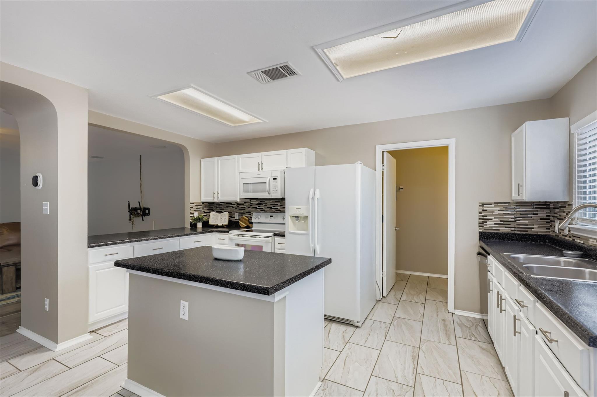 904 Justeford Dr, Pflugerville, TX 78660