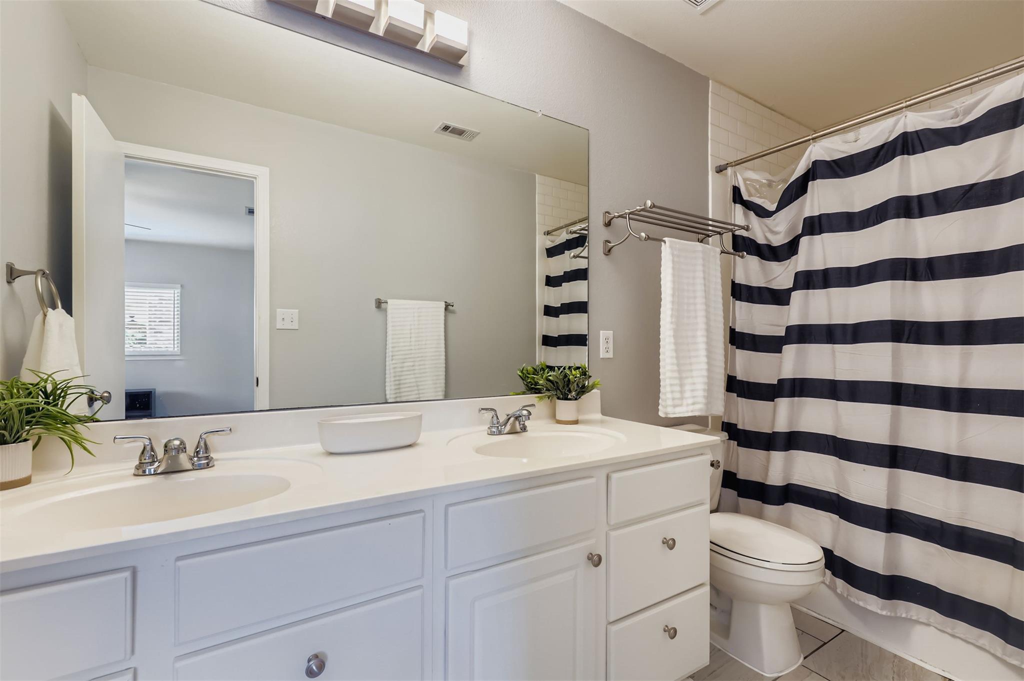 904 Justeford Dr, Pflugerville, TX 78660