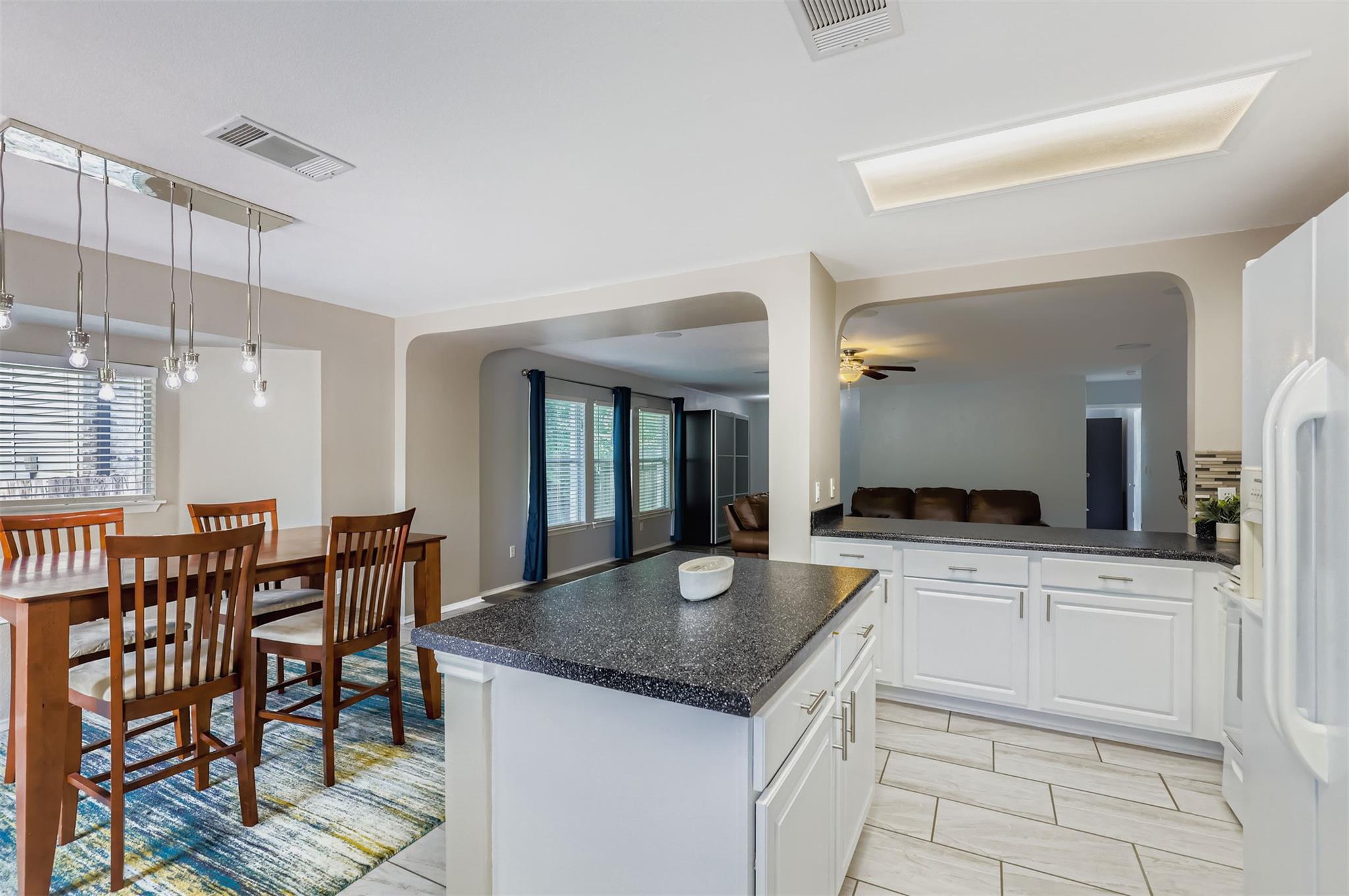 904 Justeford Dr, Pflugerville, TX 78660