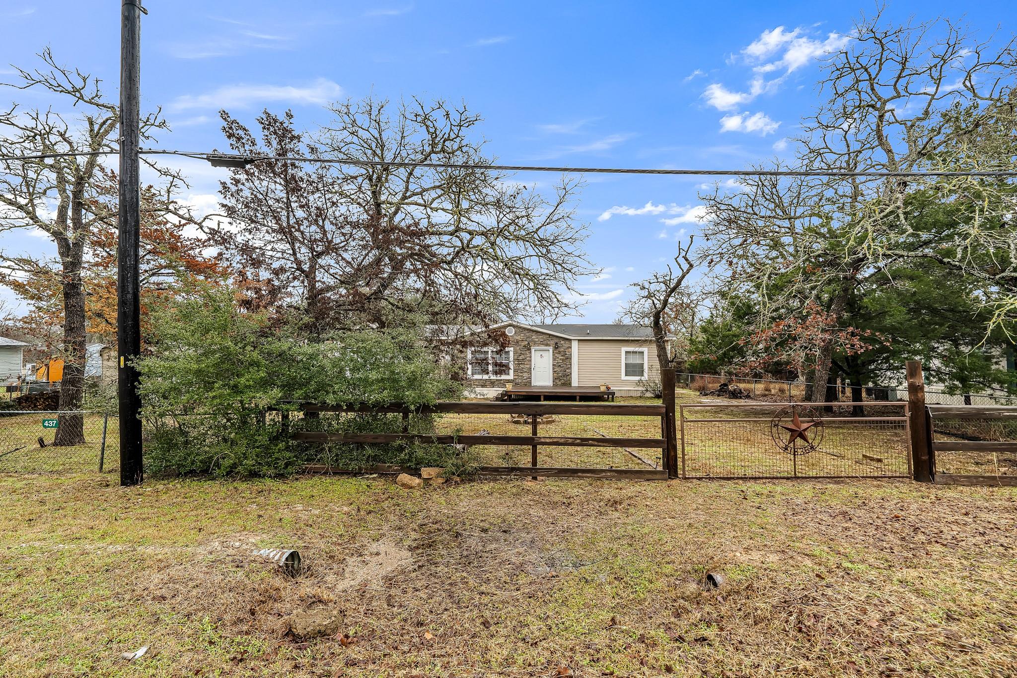 437 Barbara Ln, Somerville, TX 77879