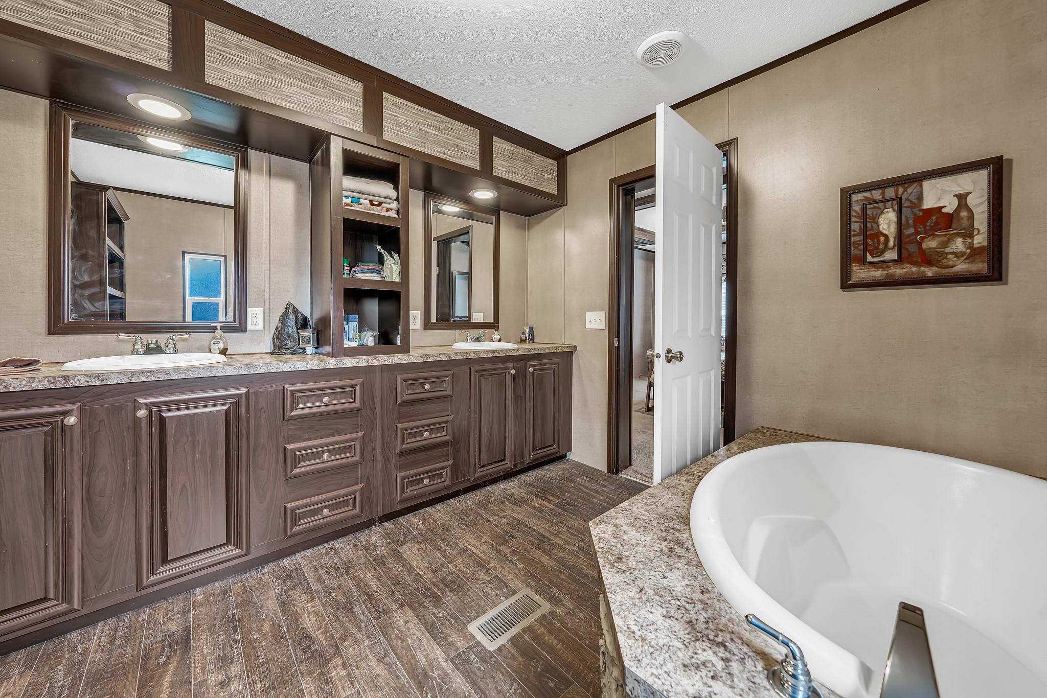 437 Barbara Ln, Somerville, TX 77879