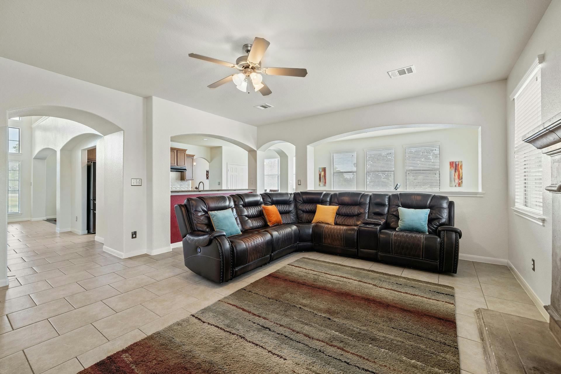 101 Quarry Bluff Cv, Liberty Hill, TX 78642