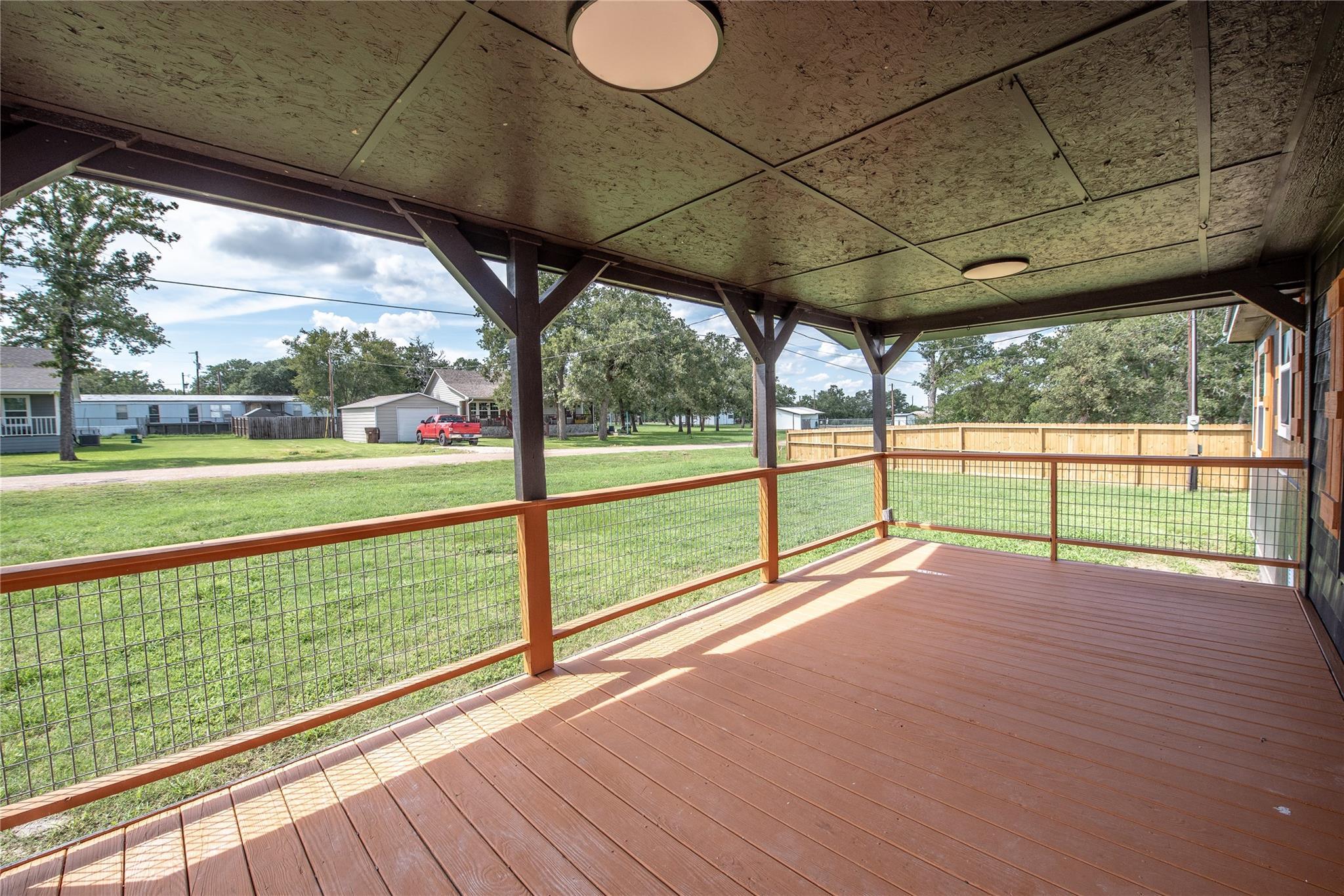 215 Shady Oaks Ln, Somerville, TX 77879