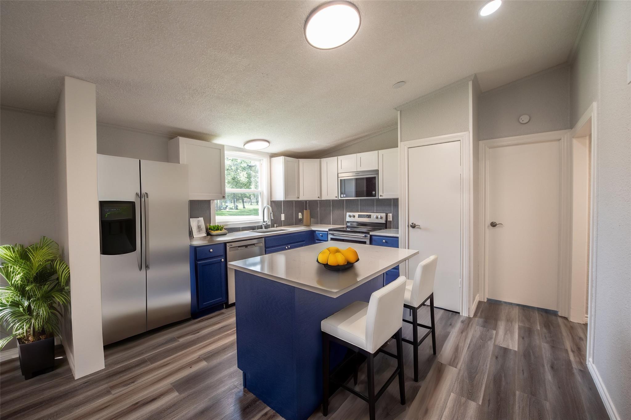 215 Shady Oaks Ln, Somerville, TX 77879