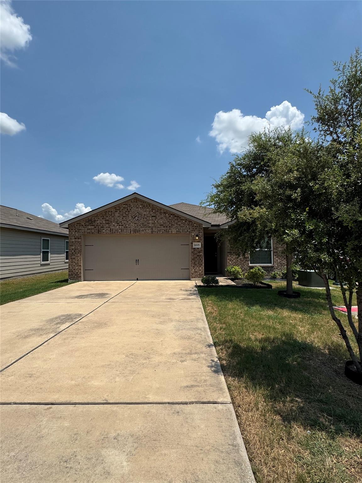 1005 Woodward Ct, Jarrell, TX 76537