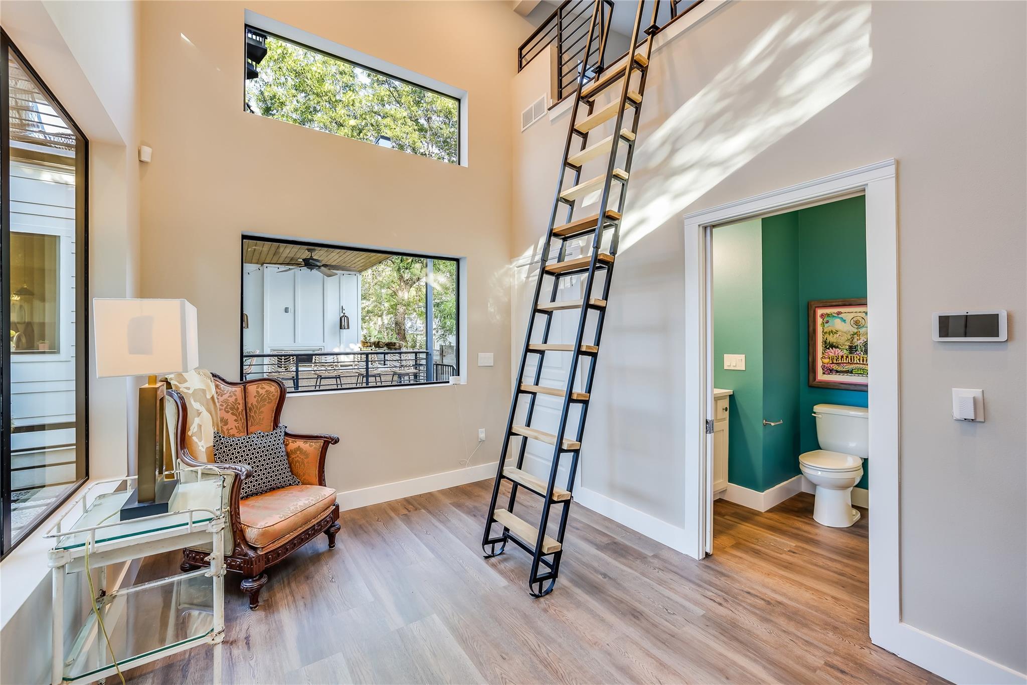 2004 E 16th St # B, Austin, TX 78702