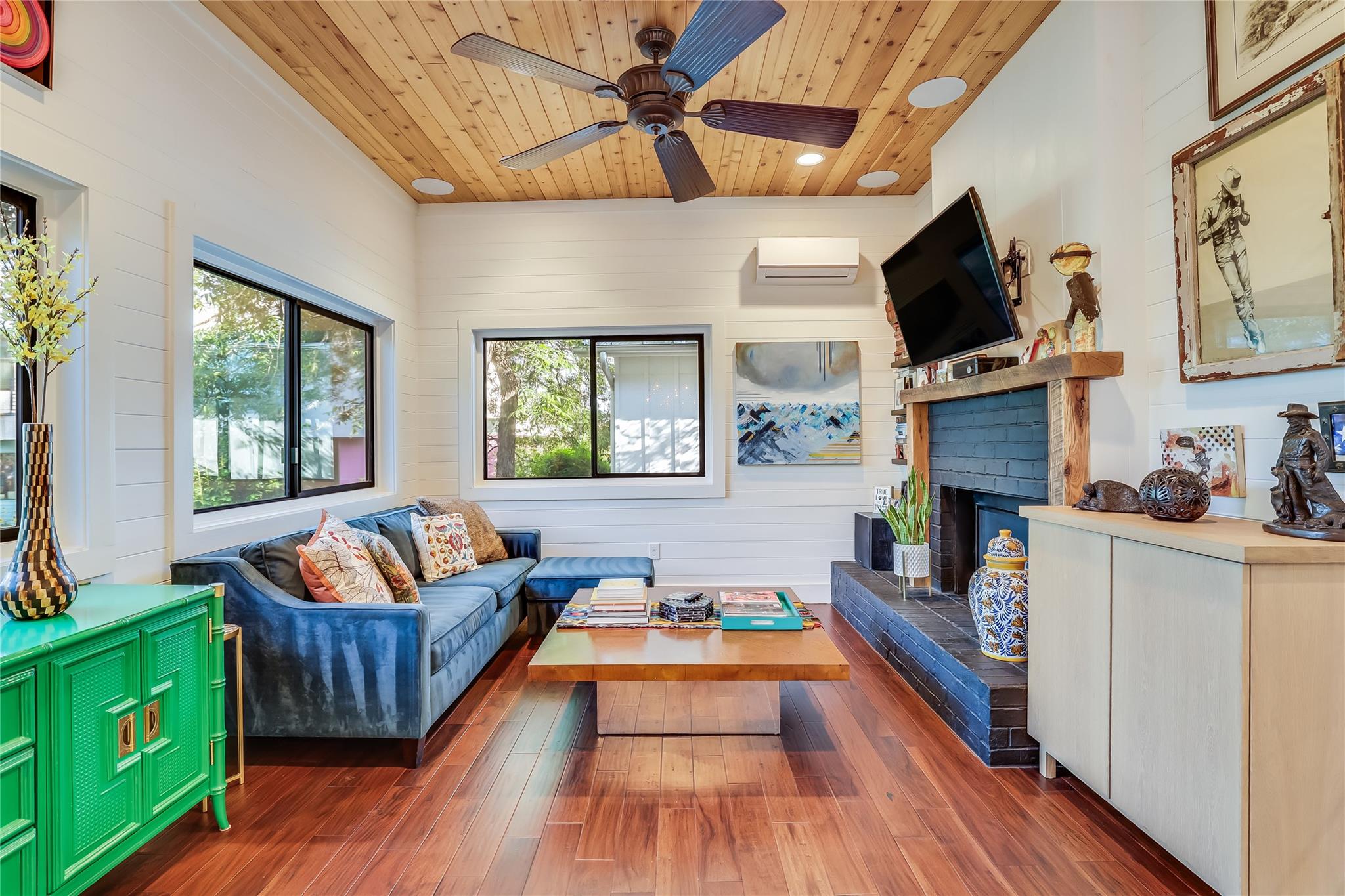 2004 E 16th St # B, Austin, TX 78702