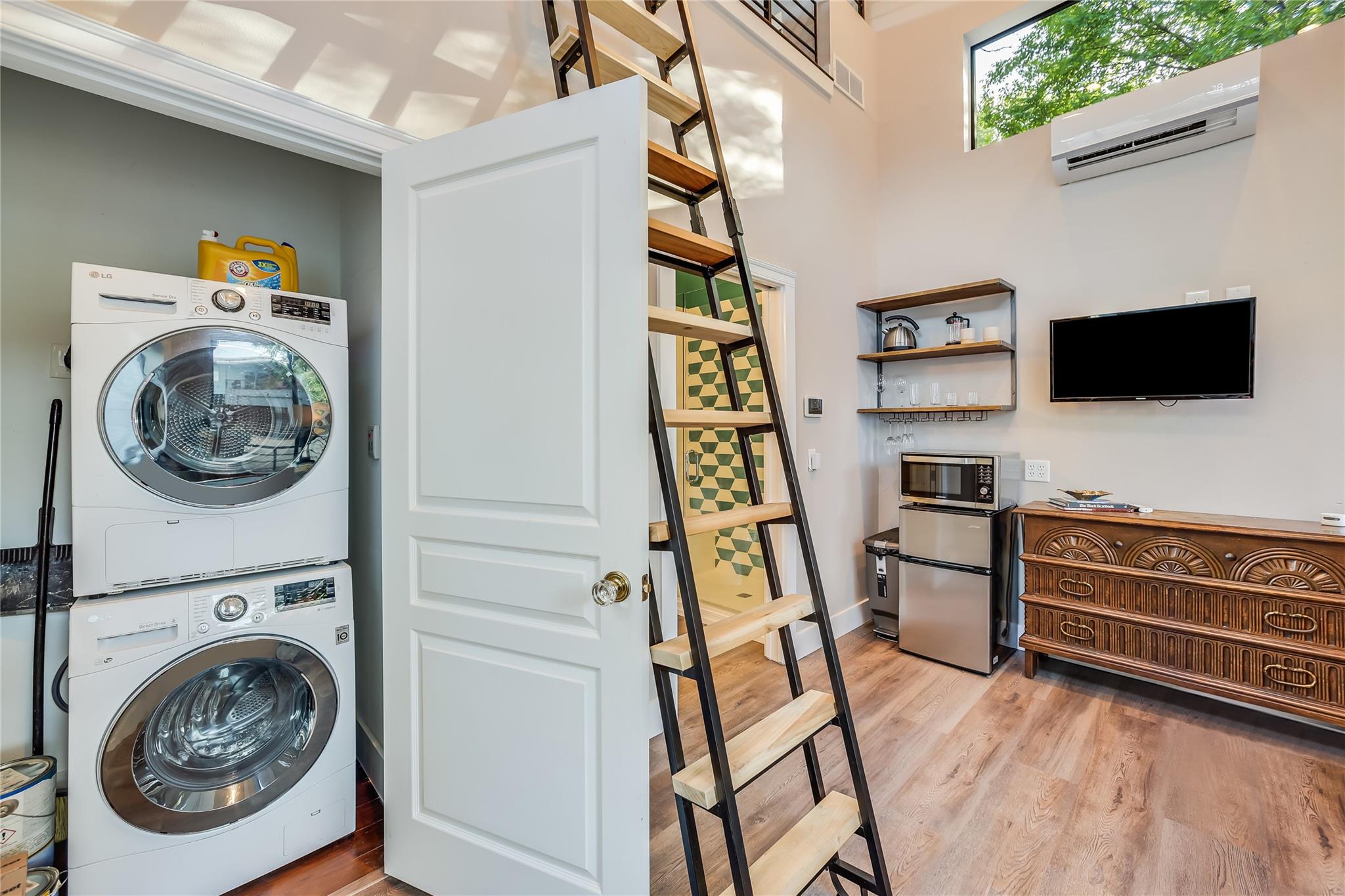 2004 E 16th St # B, Austin, TX 78702