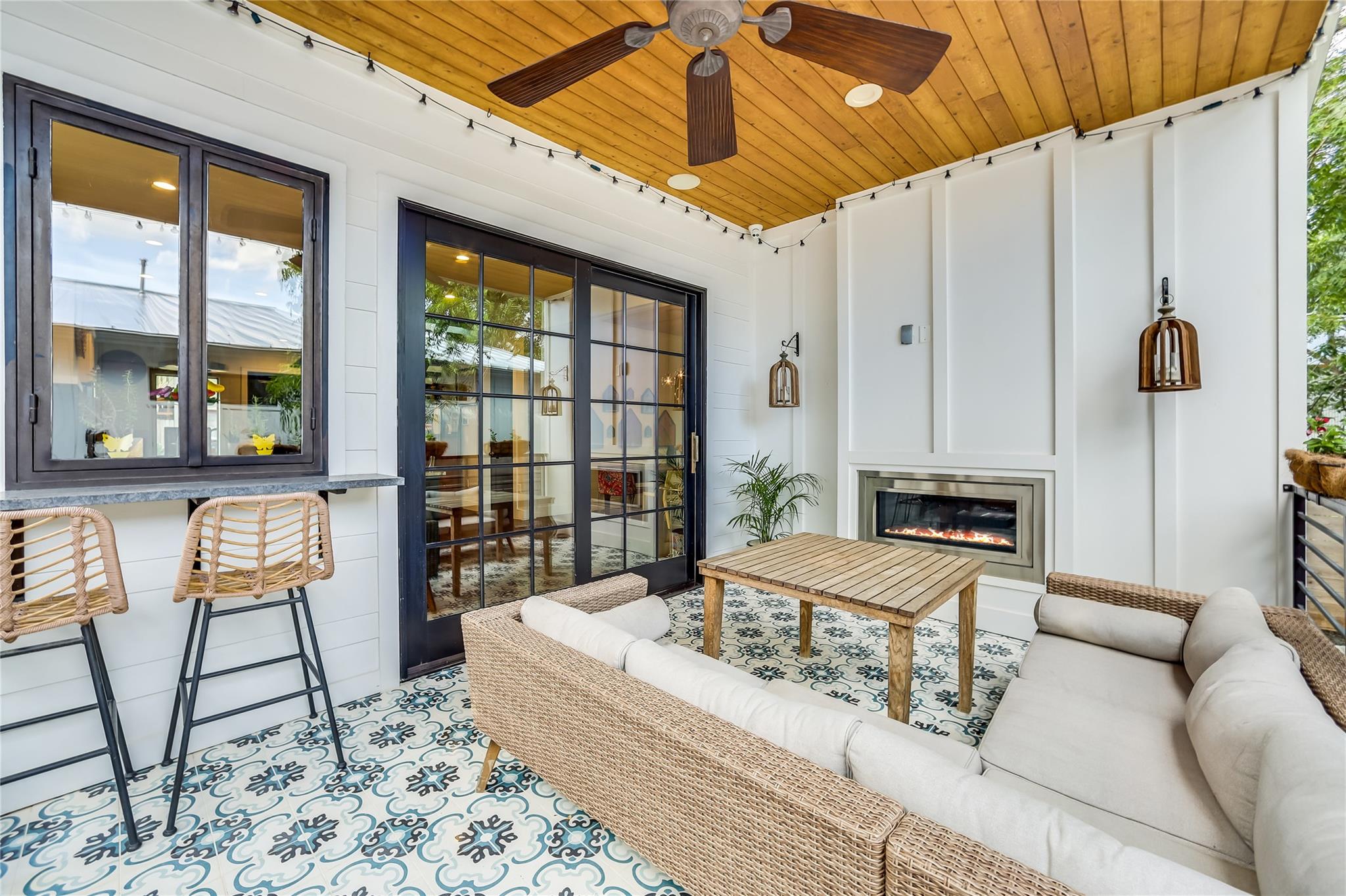 2004 E 16th St # B, Austin, TX 78702