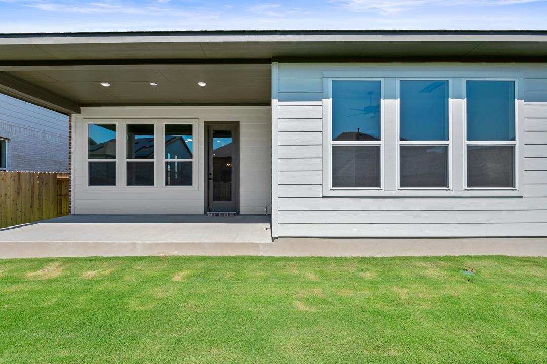 328 Lariat Loop, Liberty Hill, TX 78642