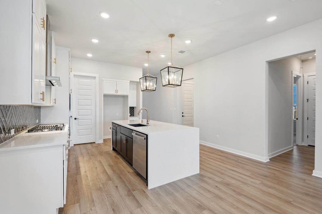 328 Lariat Loop, Liberty Hill, TX 78642