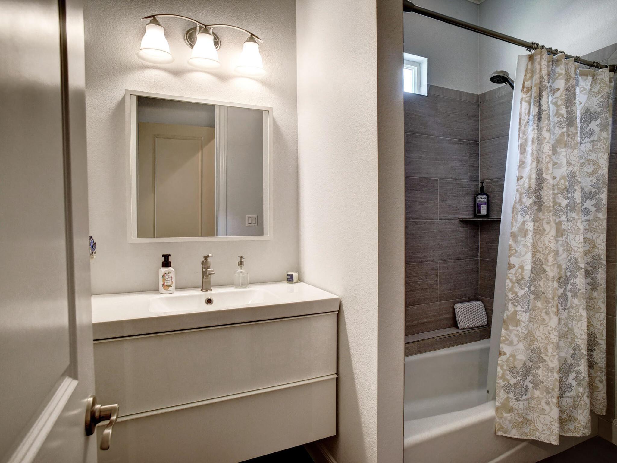 120 Konahuanui Ln, Bastrop, TX 78602