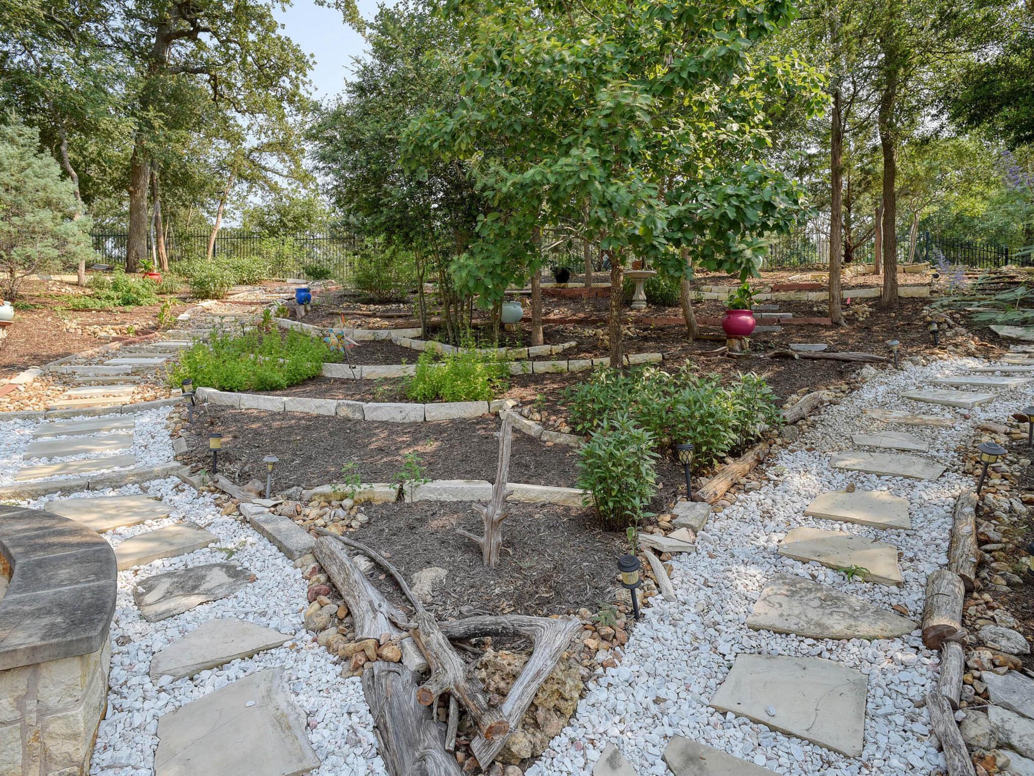 120 Konahuanui Ln, Bastrop, TX 78602