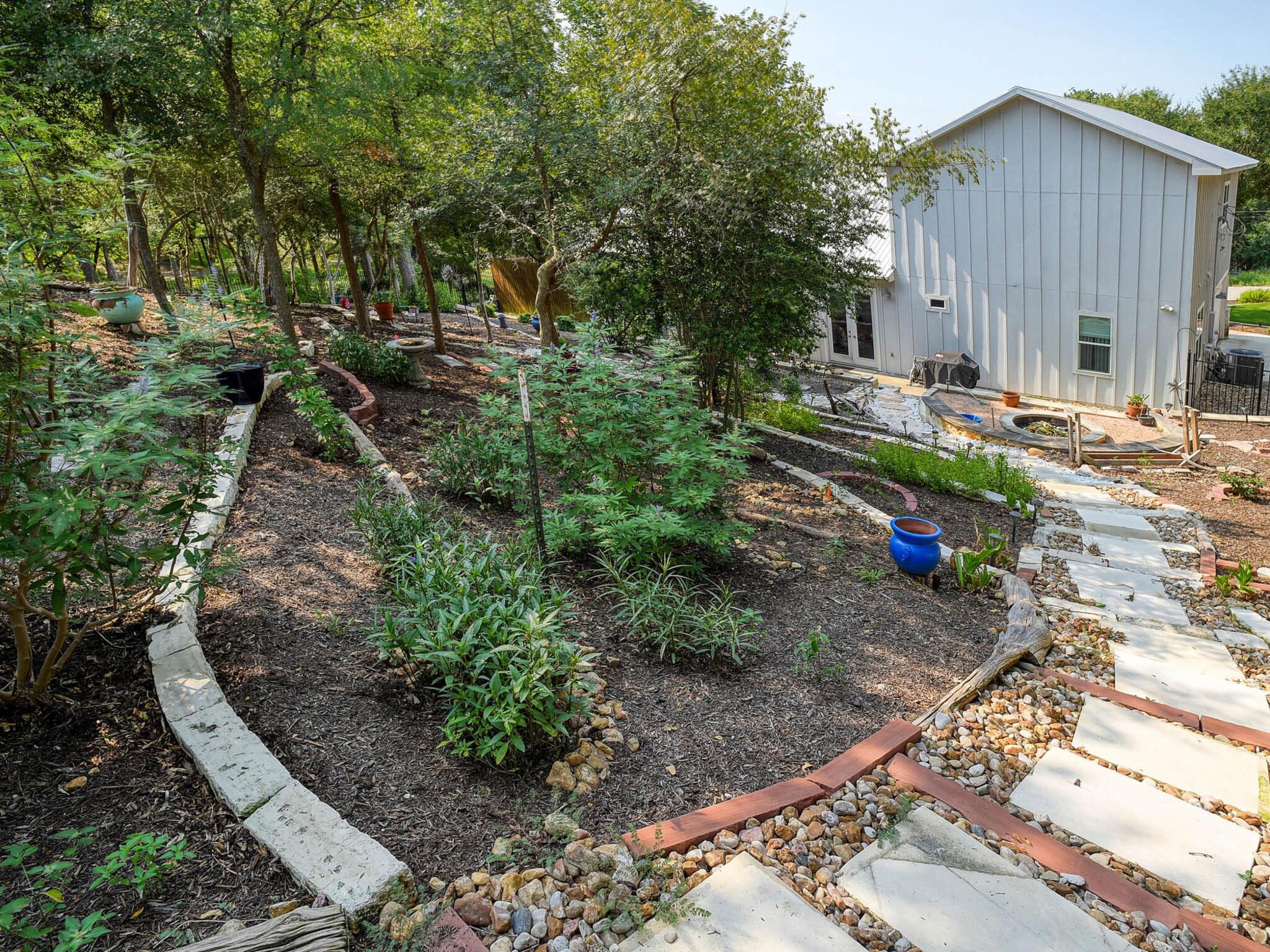 120 Konahuanui Ln, Bastrop, TX 78602