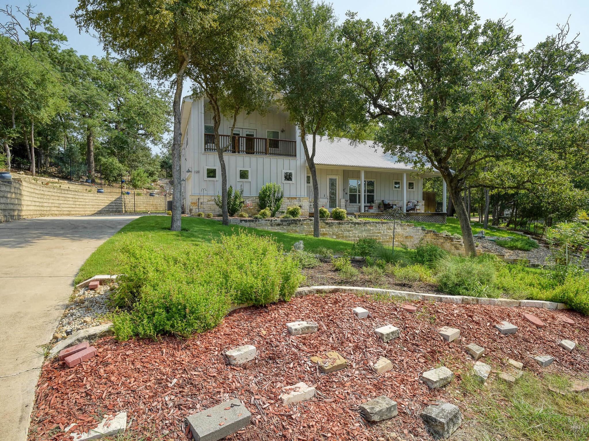 120 Konahuanui Ln, Bastrop, TX 78602