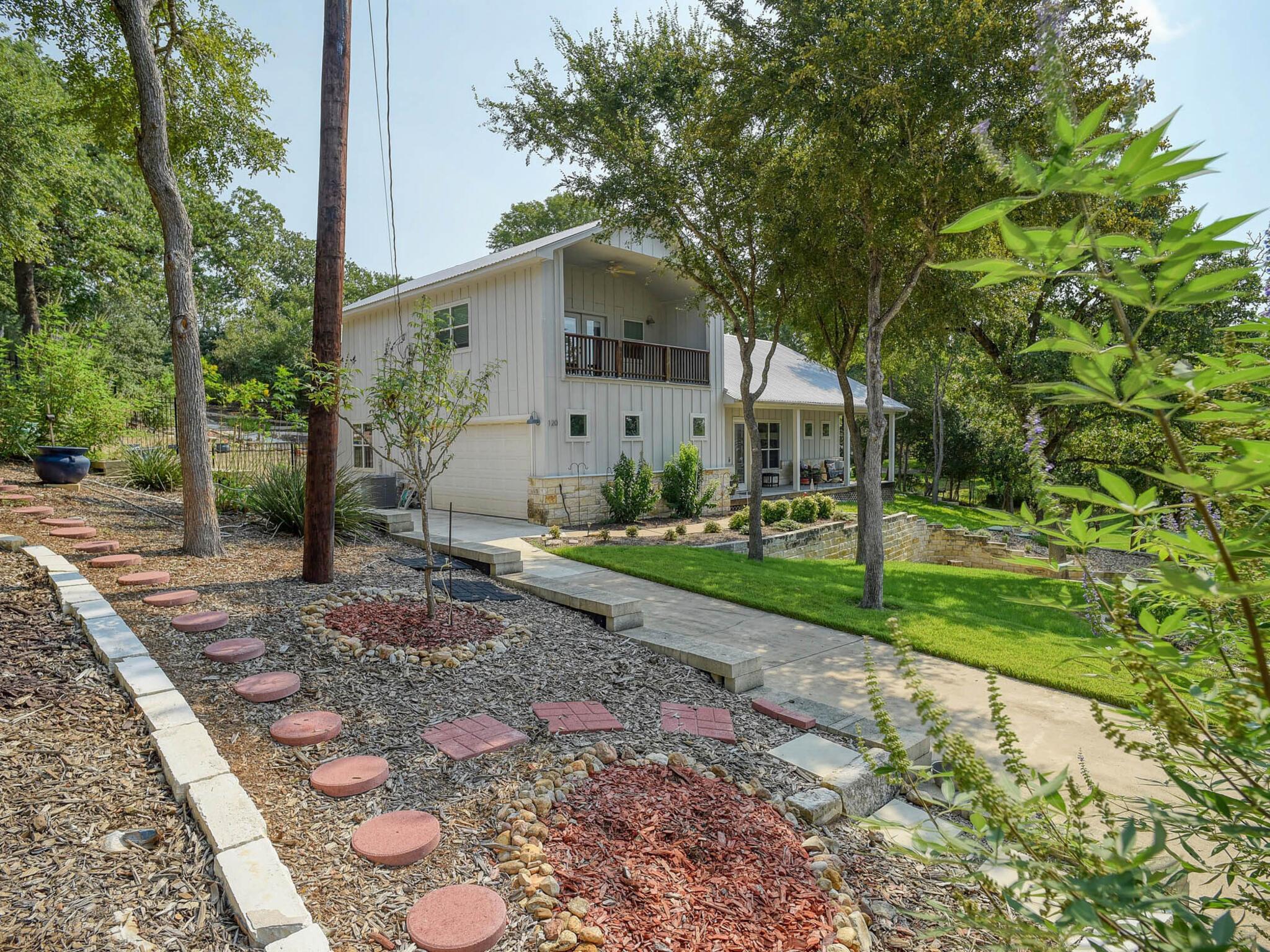 120 Konahuanui Ln, Bastrop, TX 78602