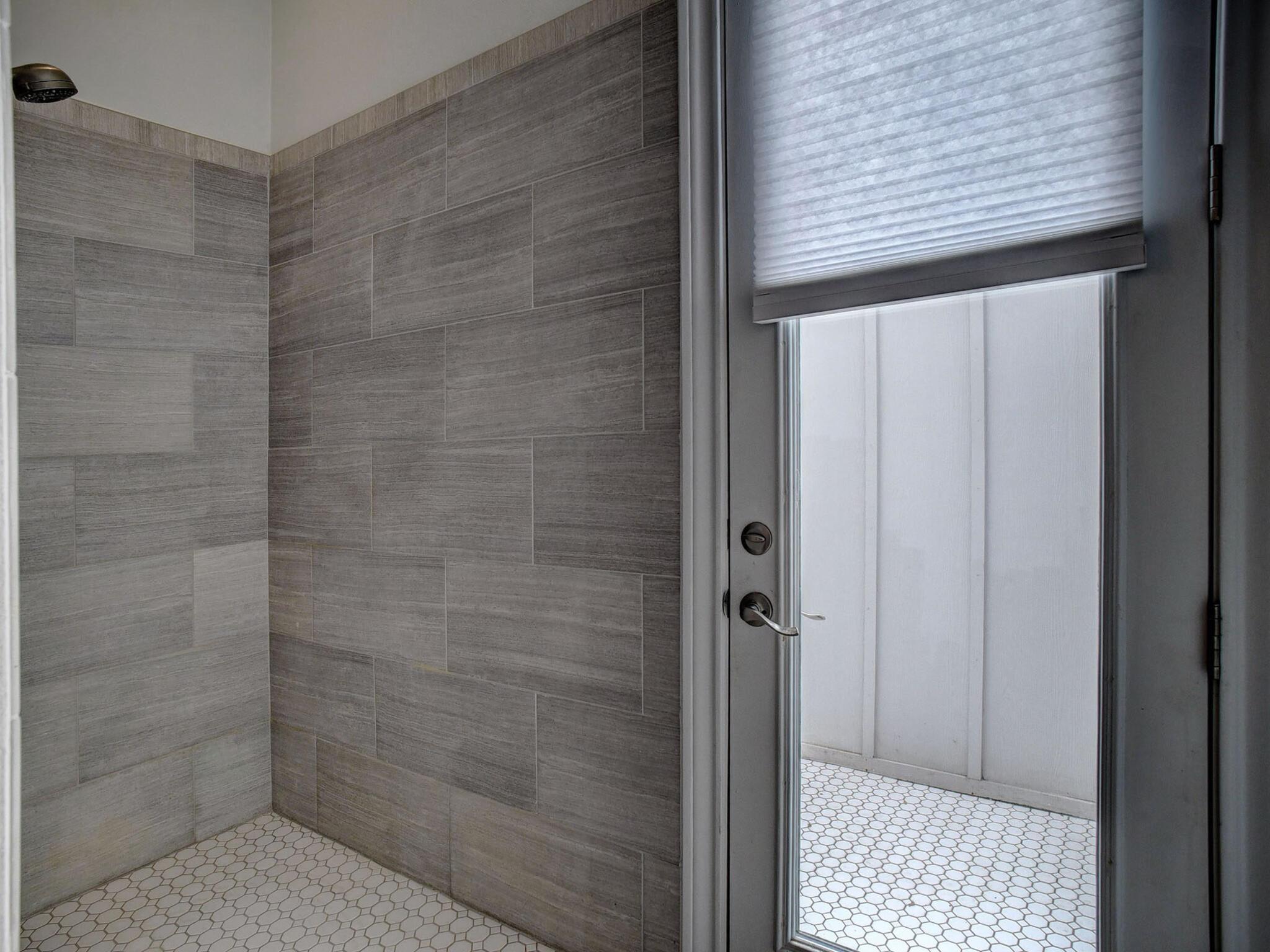 120 Konahuanui Ln, Bastrop, TX 78602