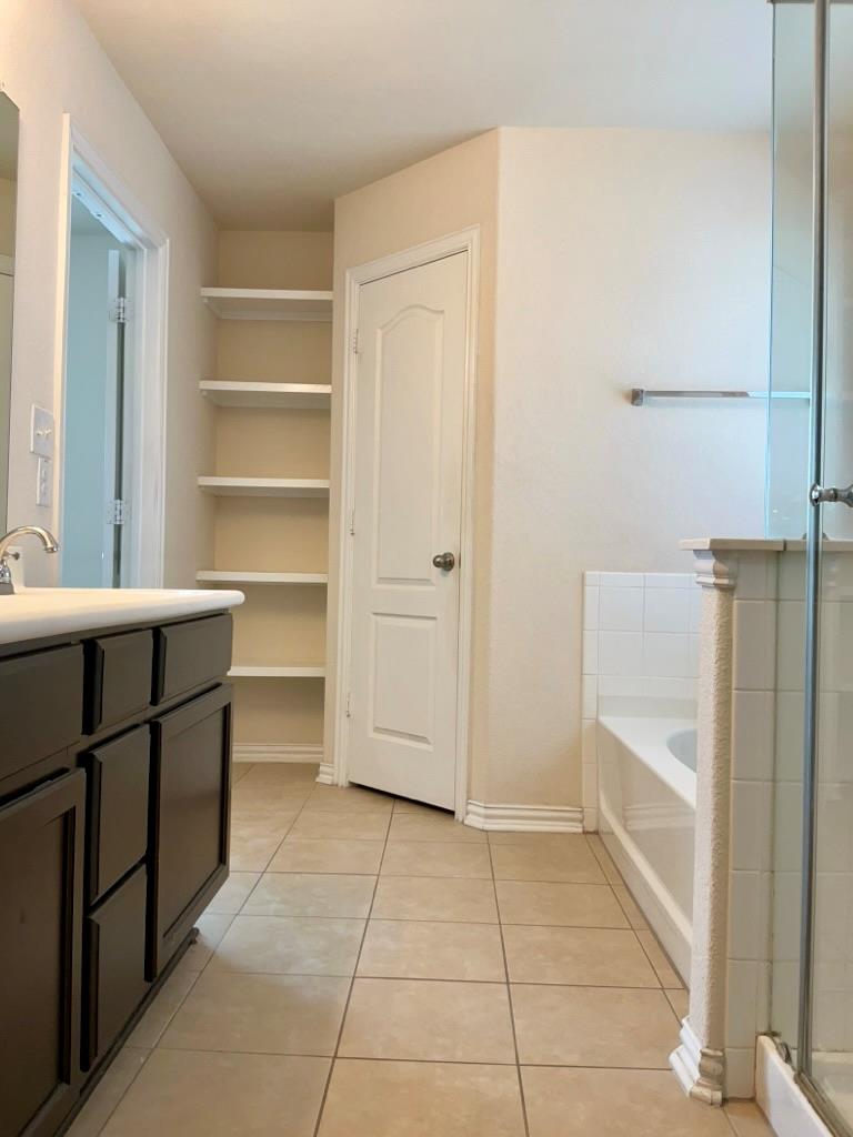 8072 Bassano Dr, Round Rock, TX 78665