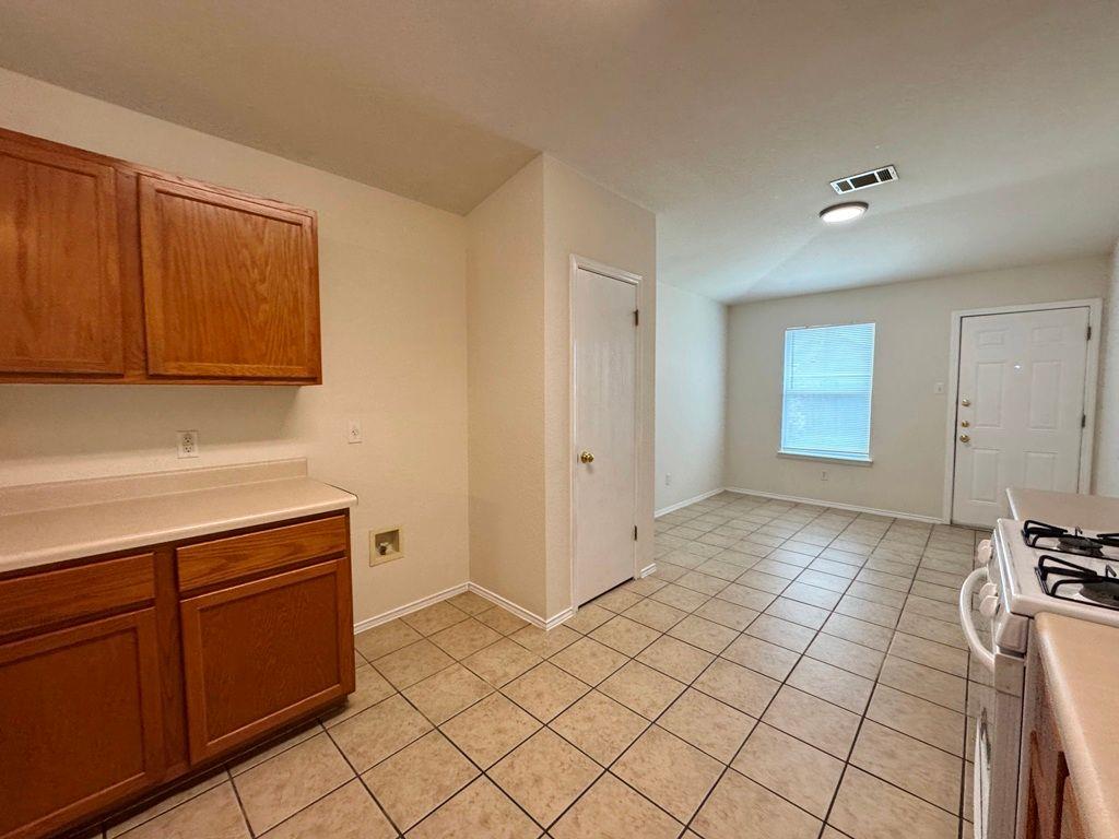 600 Golden Gate Dr, Leander, TX 78641